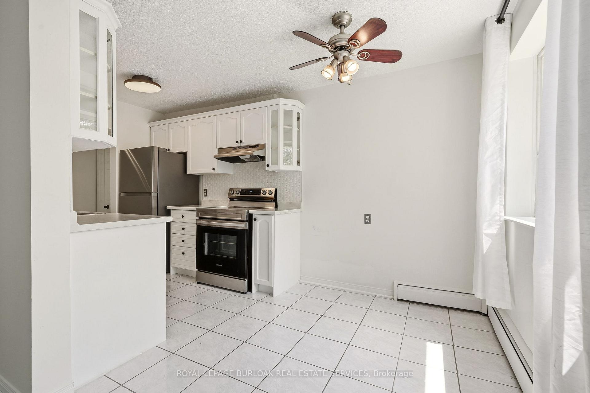 Photo 11 of Unit 201, 2411 New Street, Burlington, Brant — HOMEH