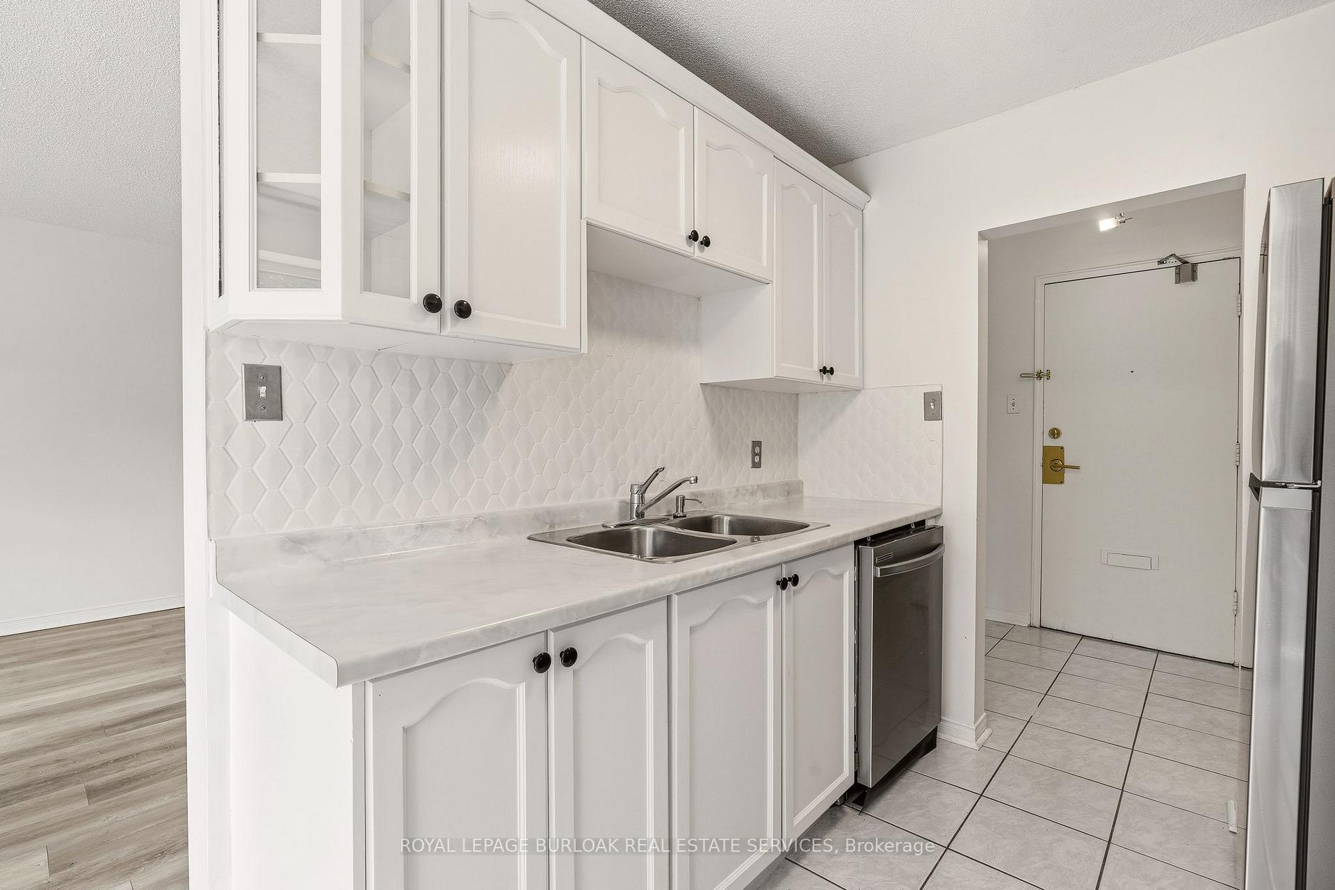 Photo 14 of Unit 201, 2411 New Street, Burlington, Brant — HOMEH