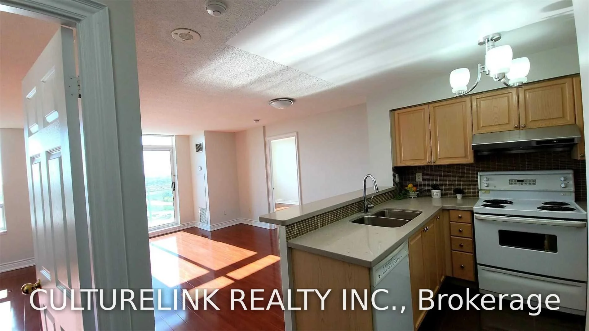 Photo 5 of Unit Ph 5, 39 Oneida Crescent, Richmond Hill, Langstaff — HOMEH