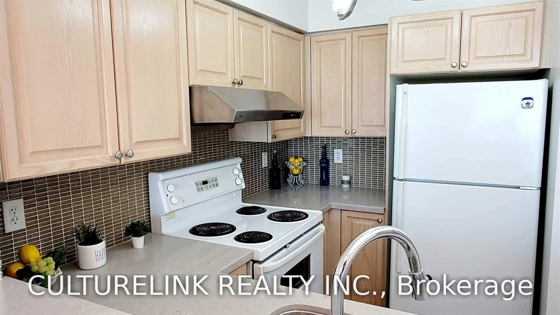 Photo 8 of Unit Ph 5, 39 Oneida Crescent, Richmond Hill, Langstaff — HOMEH