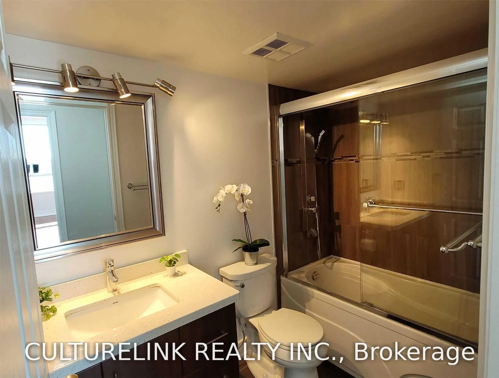 Photo 10 of Unit Ph 5, 39 Oneida Crescent, Richmond Hill, Langstaff — HOMEH