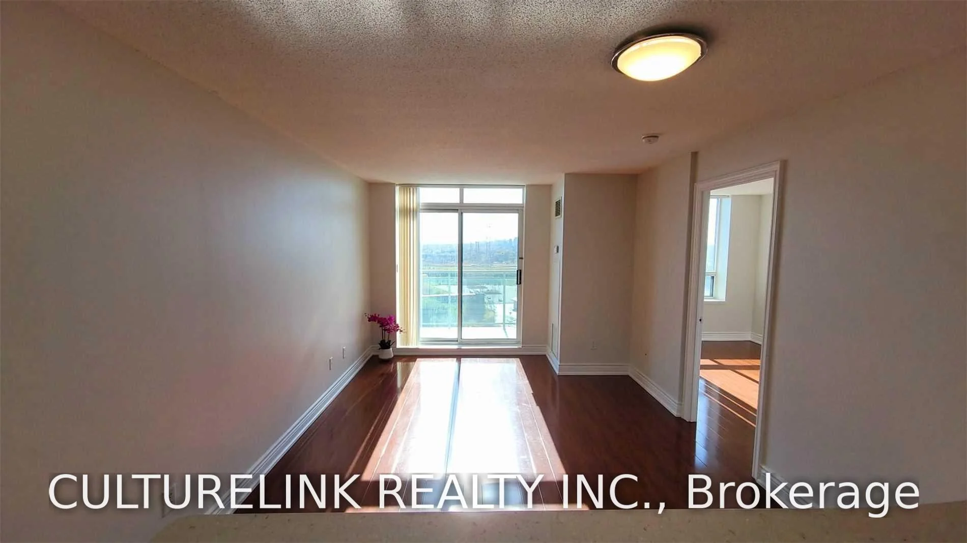Photo 13 of Unit Ph 5, 39 Oneida Crescent, Richmond Hill, Langstaff — HOMEH