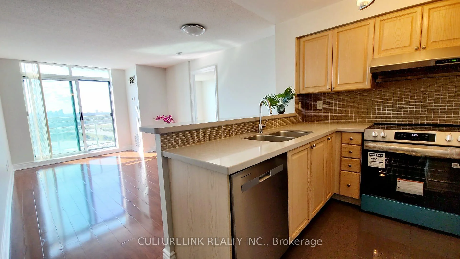 Photo 35 of Unit Ph 5, 39 Oneida Crescent, Richmond Hill, Langstaff — HOMEH