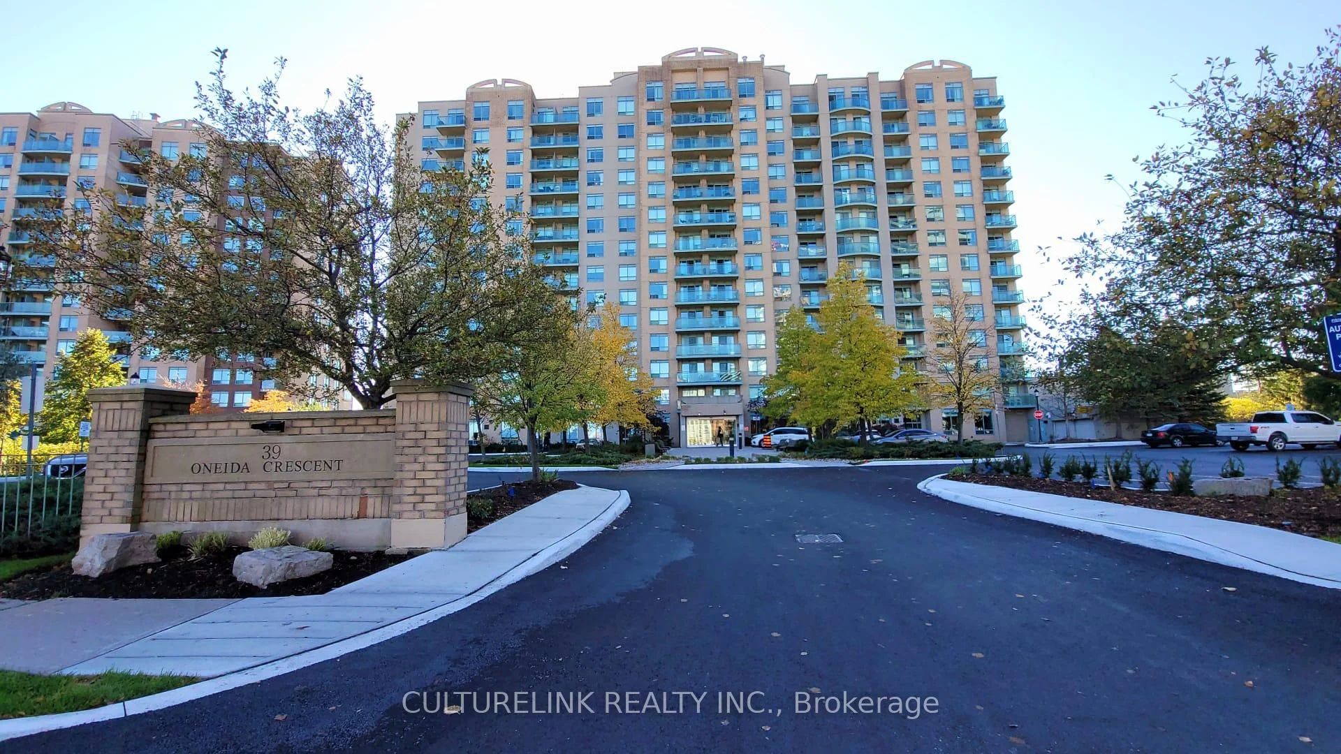 Photo 81 of Unit Ph 5, 39 Oneida Crescent, Richmond Hill, Langstaff — HOMEH