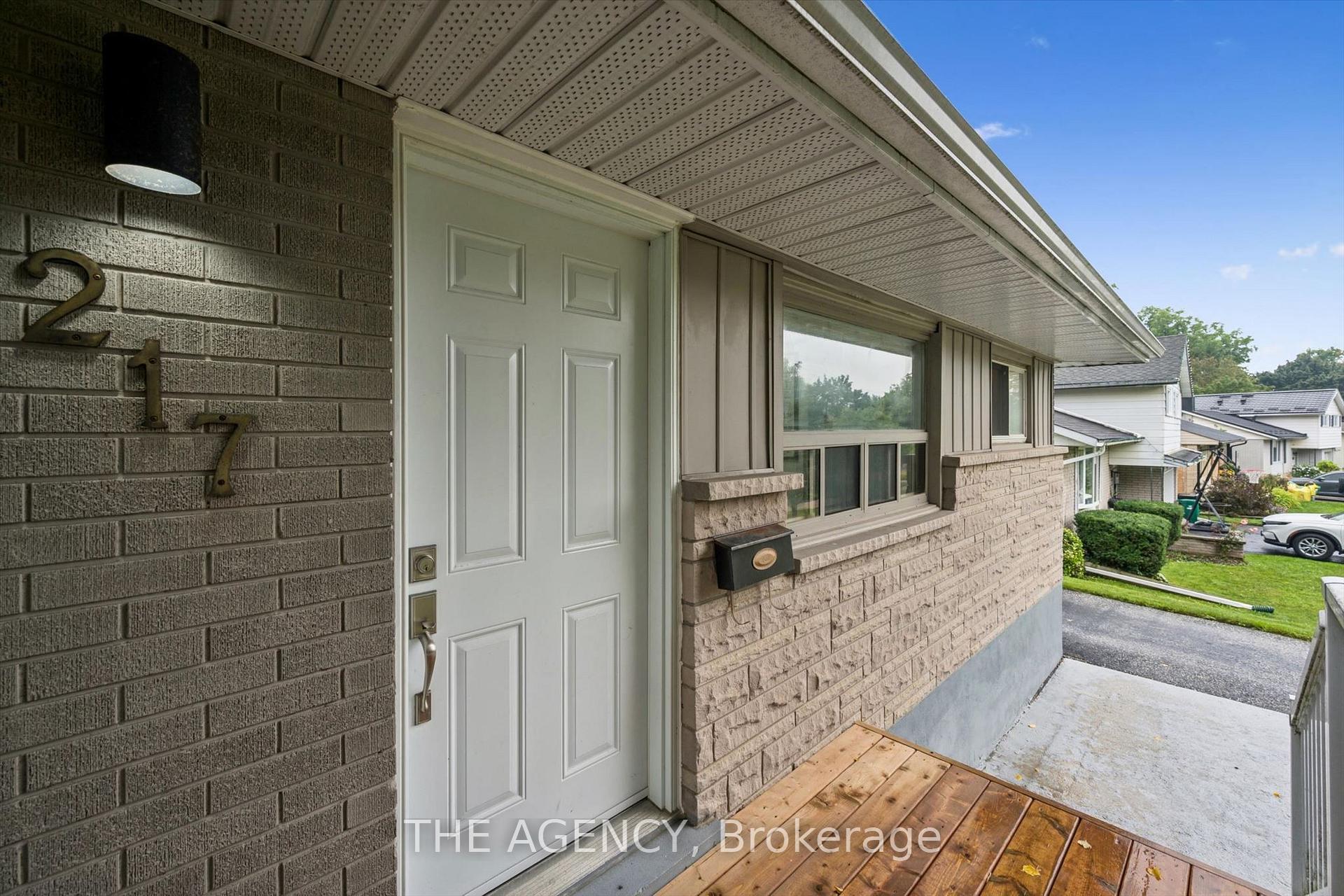 Photo 4 of 217 Mayfield Avenue, Waterloo, Lincoln Heights — HOMEH