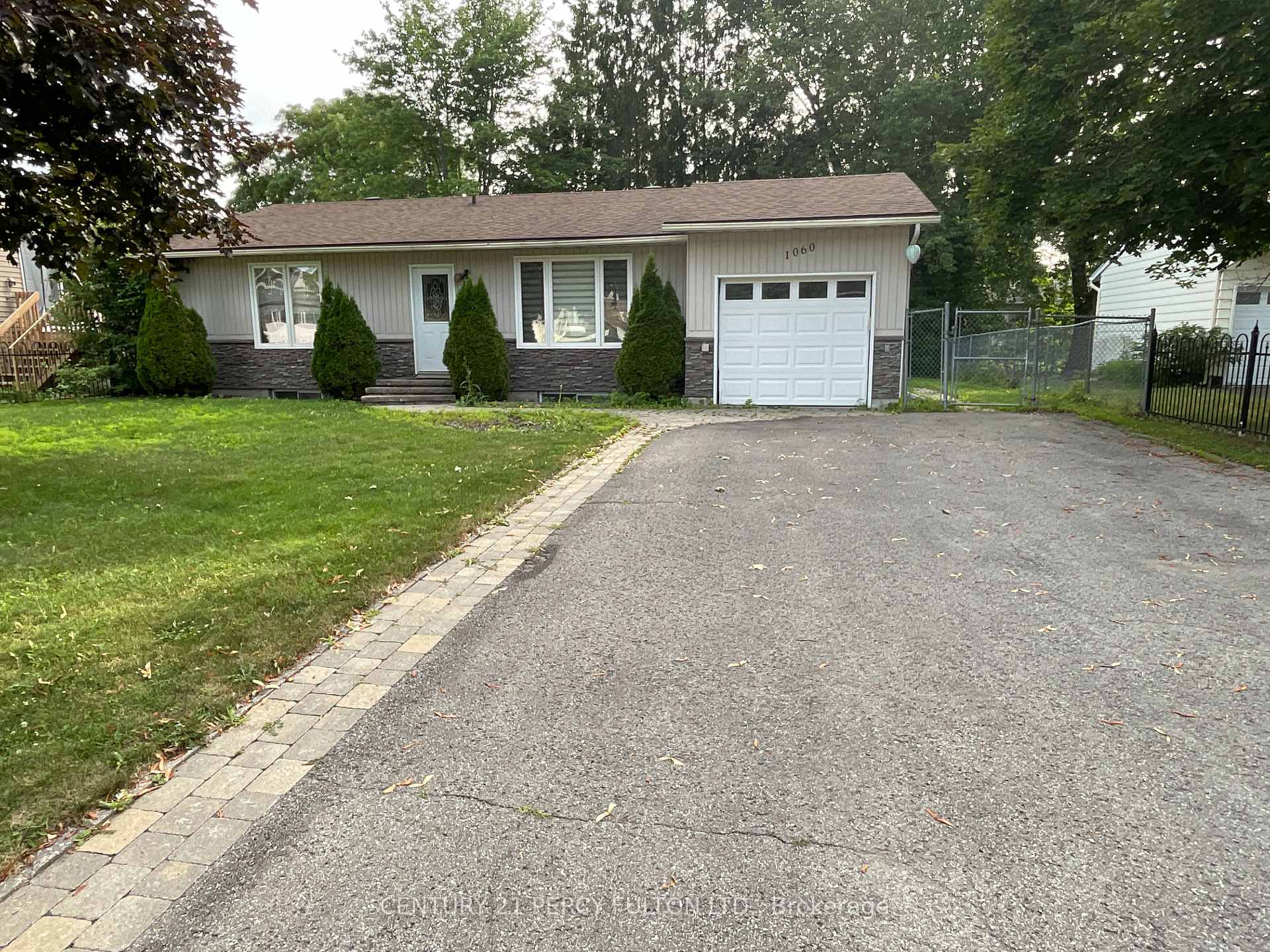 Photo 1 of 1060 Bourget Avenue, Ottawa, Carson Grove — HOMEH