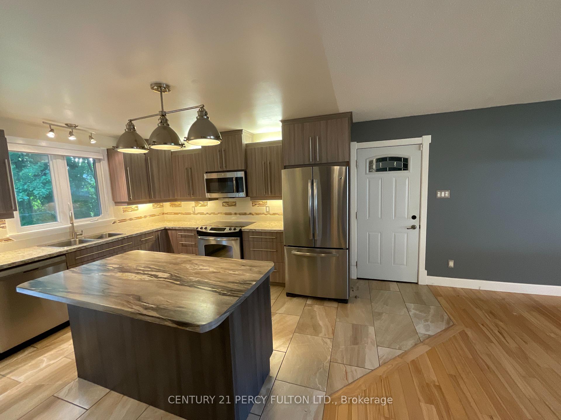 Photo 2 of 1060 Bourget Avenue, Ottawa, Carson Grove — HOMEH