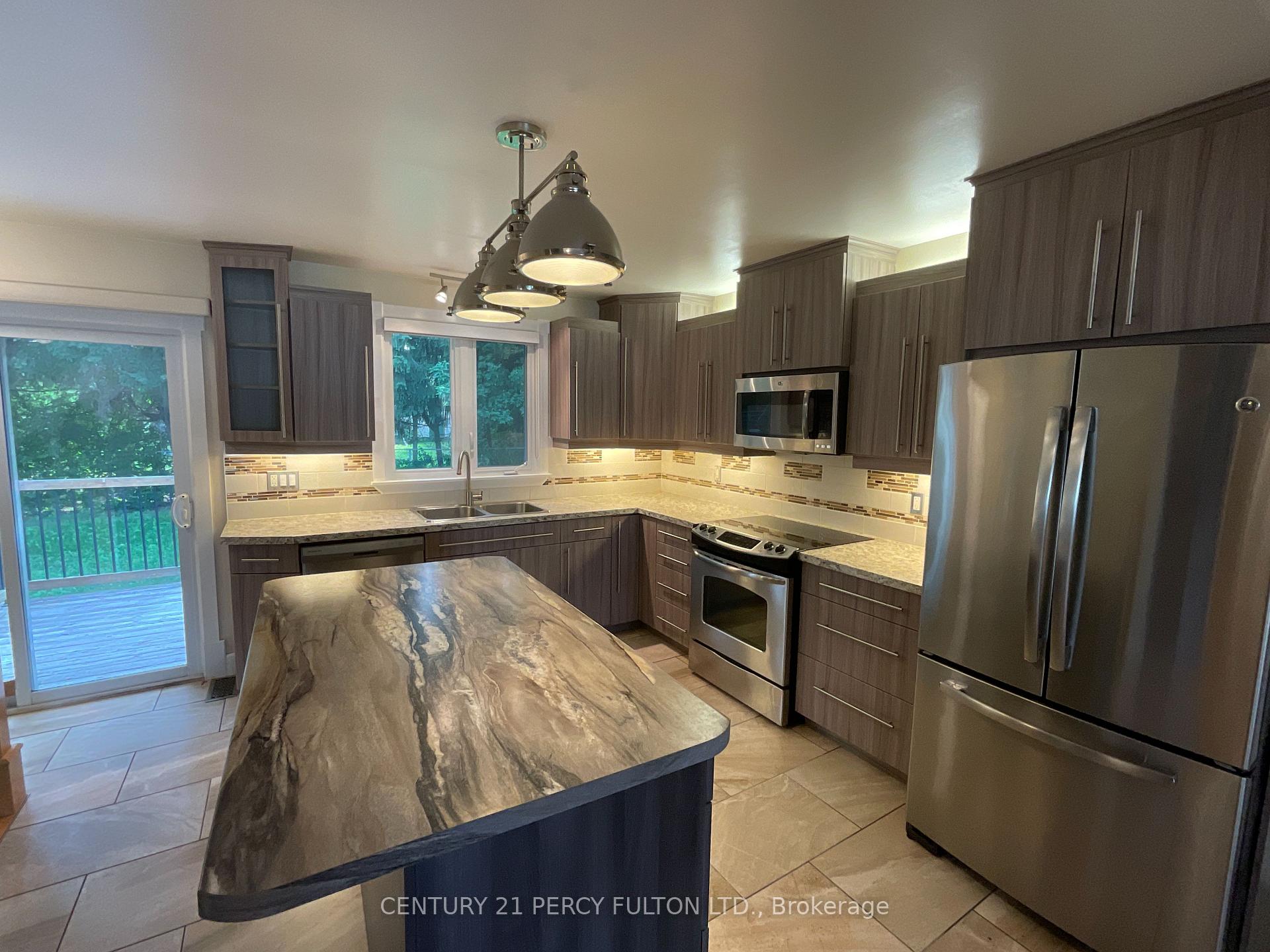 Photo 3 of 1060 Bourget Avenue, Ottawa, Carson Grove — HOMEH