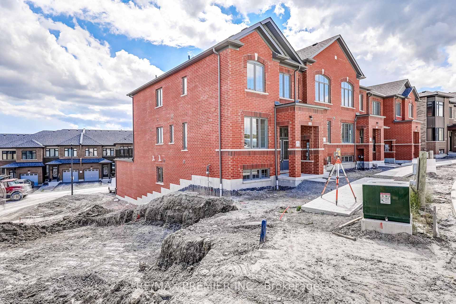 Photo 3 of 1267 Winding Woods Trail, Pickering, Rural Pickering — HOMEH