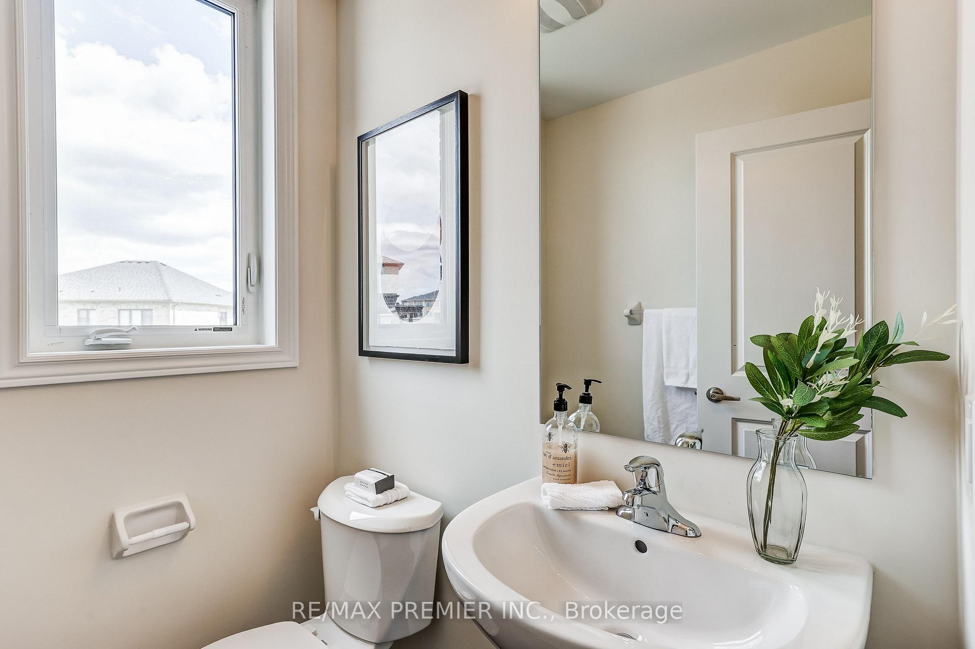 Photo 9 of 1267 Winding Woods Trail, Pickering, Rural Pickering — HOMEH