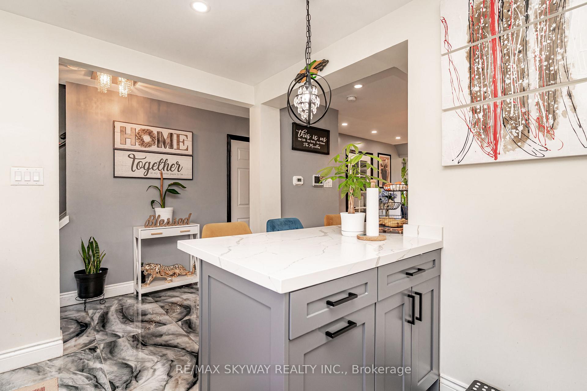 Photo 9 of 52 Charters Road, Brampton, Brampton North — HOMEH