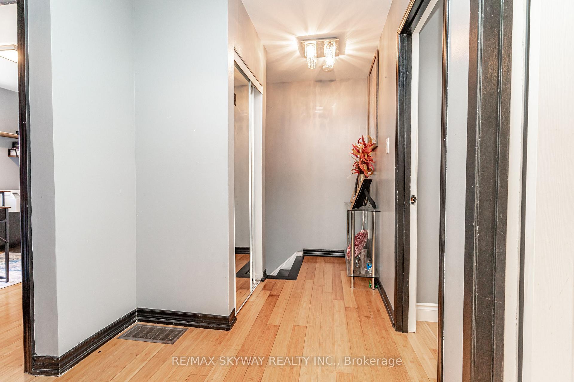Photo 20 of 52 Charters Road, Brampton, Brampton North — HOMEH