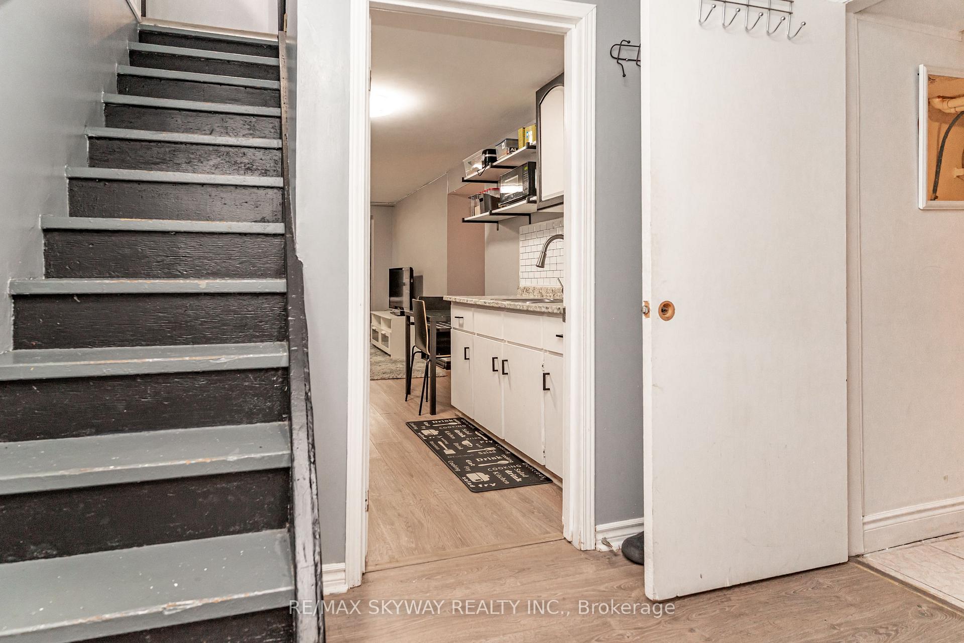 Photo 33 of 52 Charters Road, Brampton, Brampton North — HOMEH
