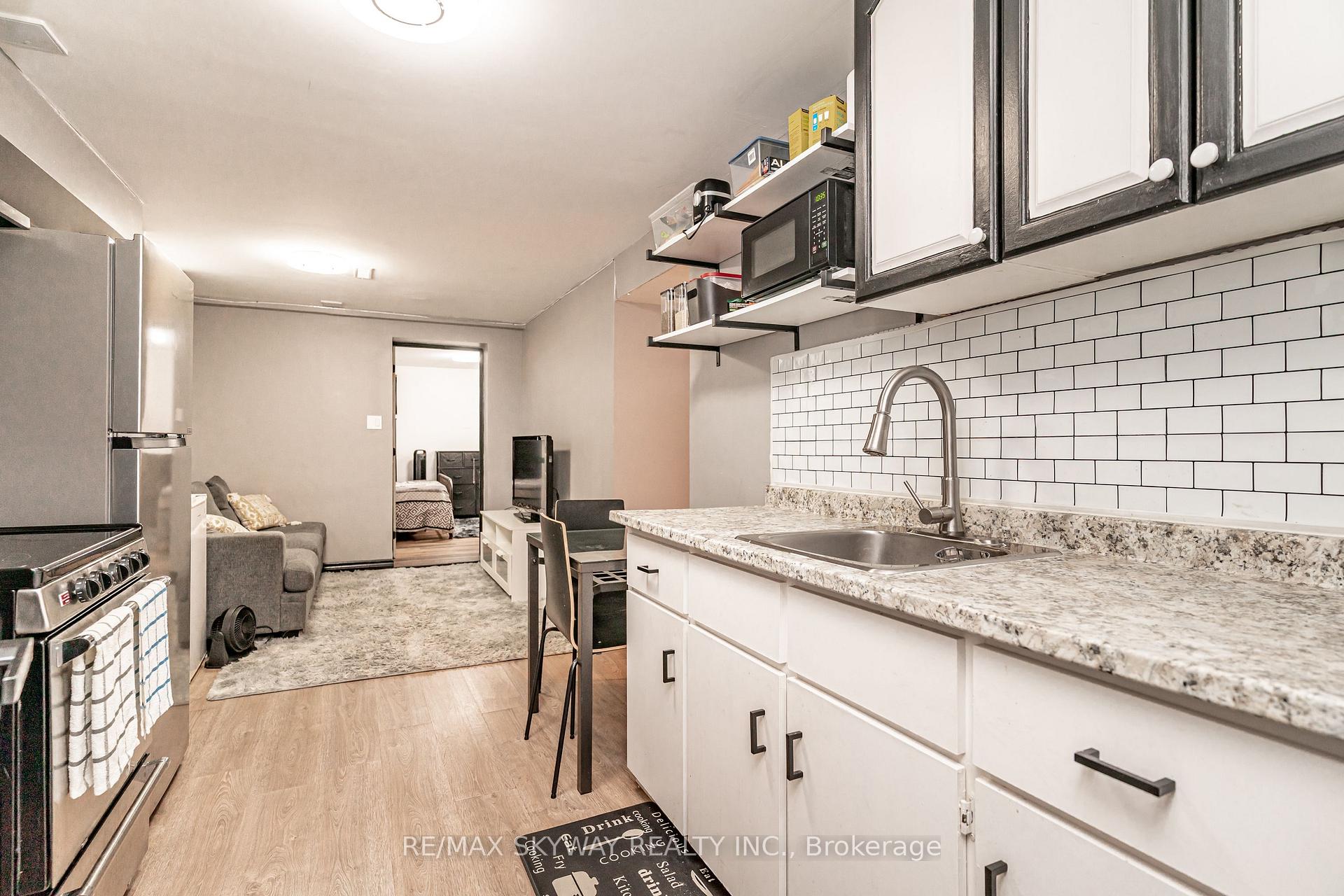 Photo 34 of 52 Charters Road, Brampton, Brampton North — HOMEH