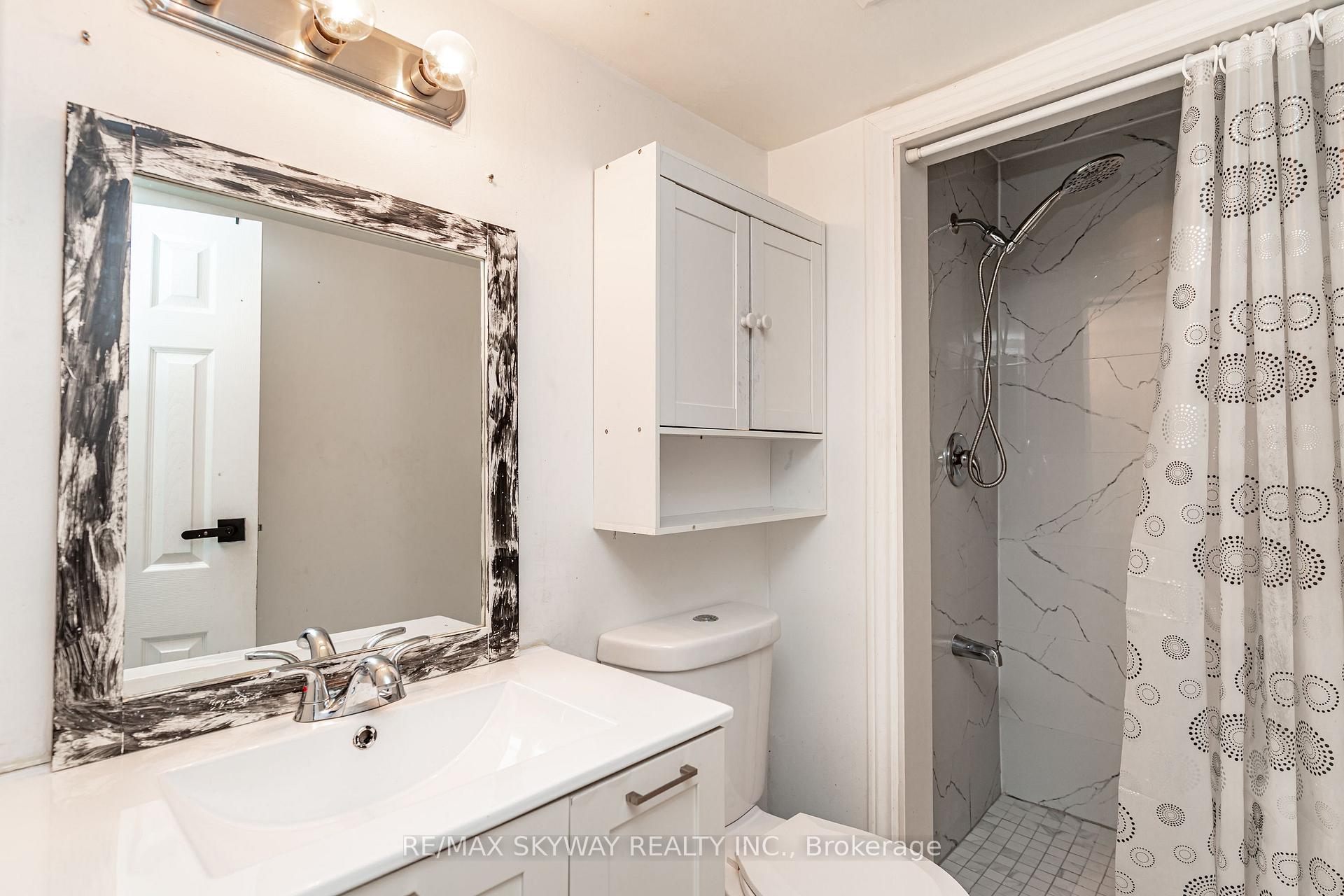 Photo 38 of 52 Charters Road, Brampton, Brampton North — HOMEH