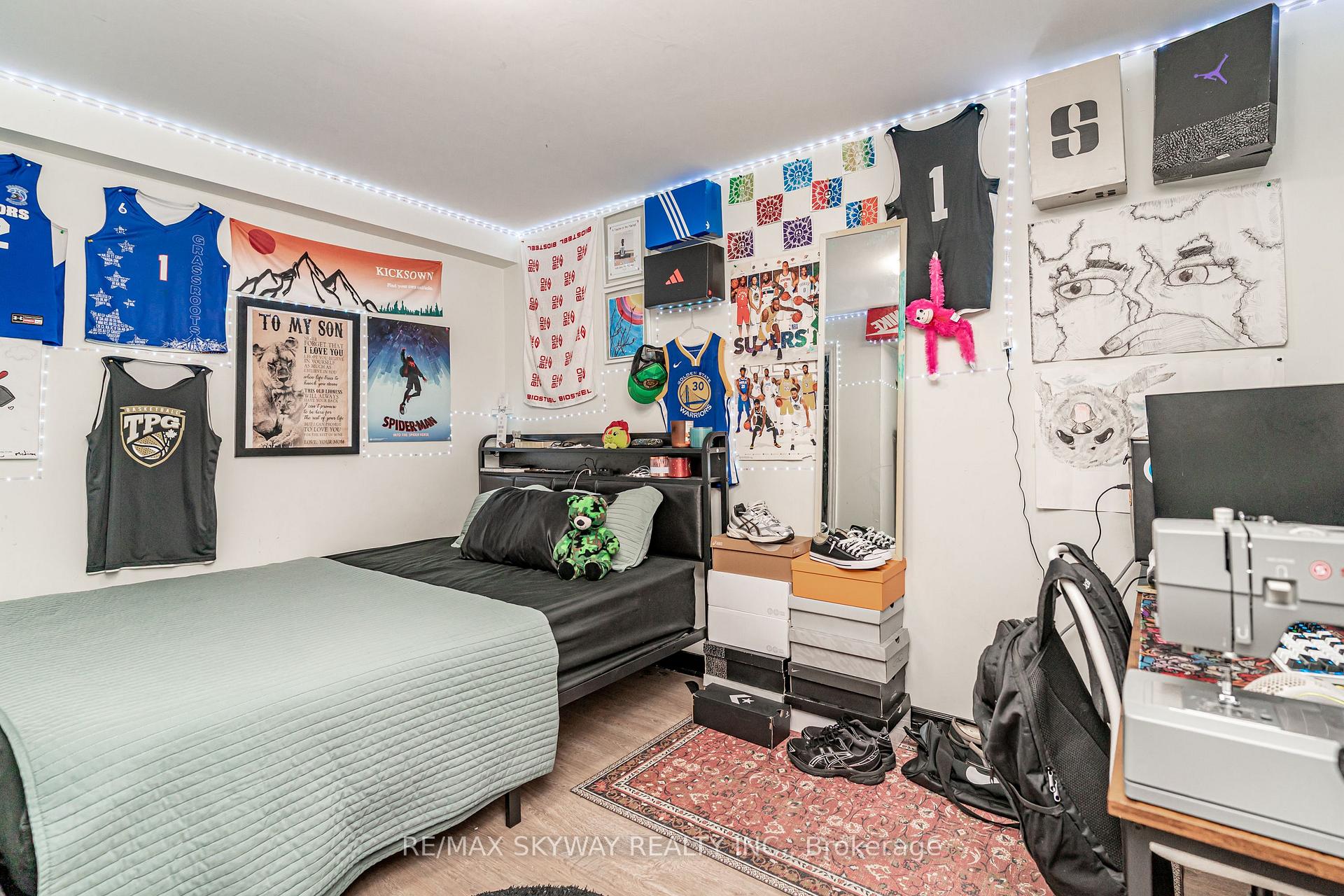 Photo 39 of 52 Charters Road, Brampton, Brampton North — HOMEH