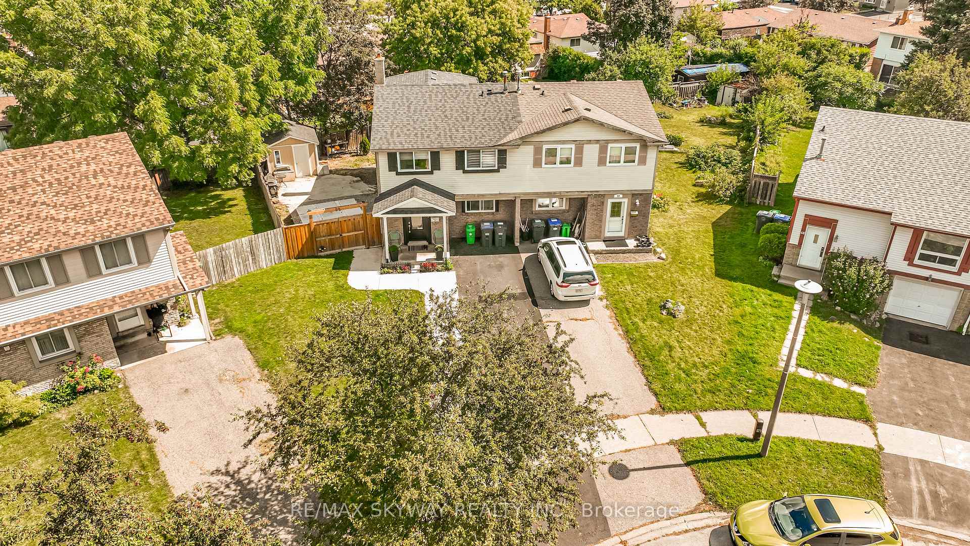 Photo 47 of 52 Charters Road, Brampton, Brampton North — HOMEH