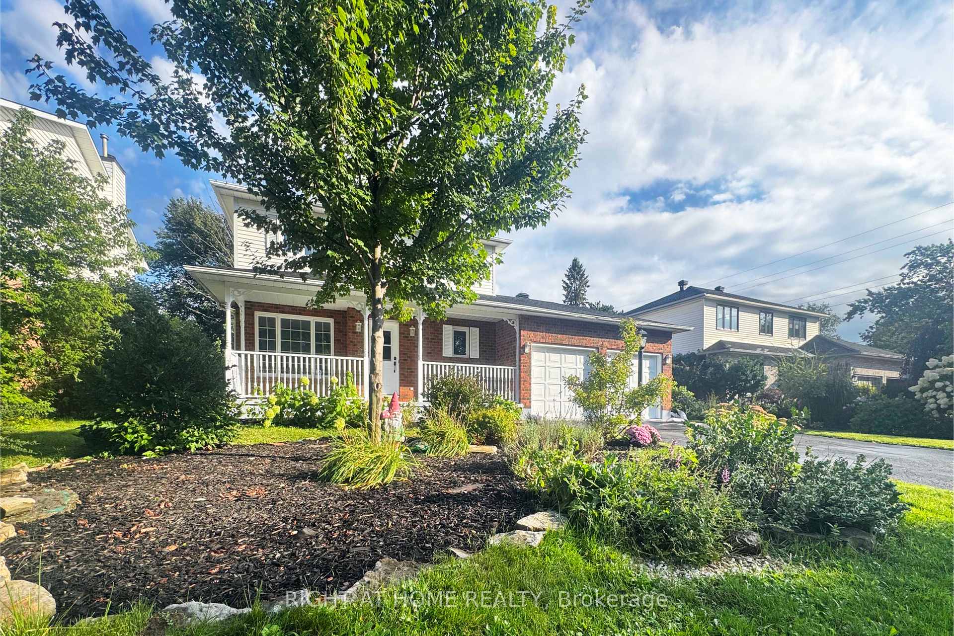 Photo 5 of 3 Joseph Circle, Ottawa, Stittsville (North) — HOMEH