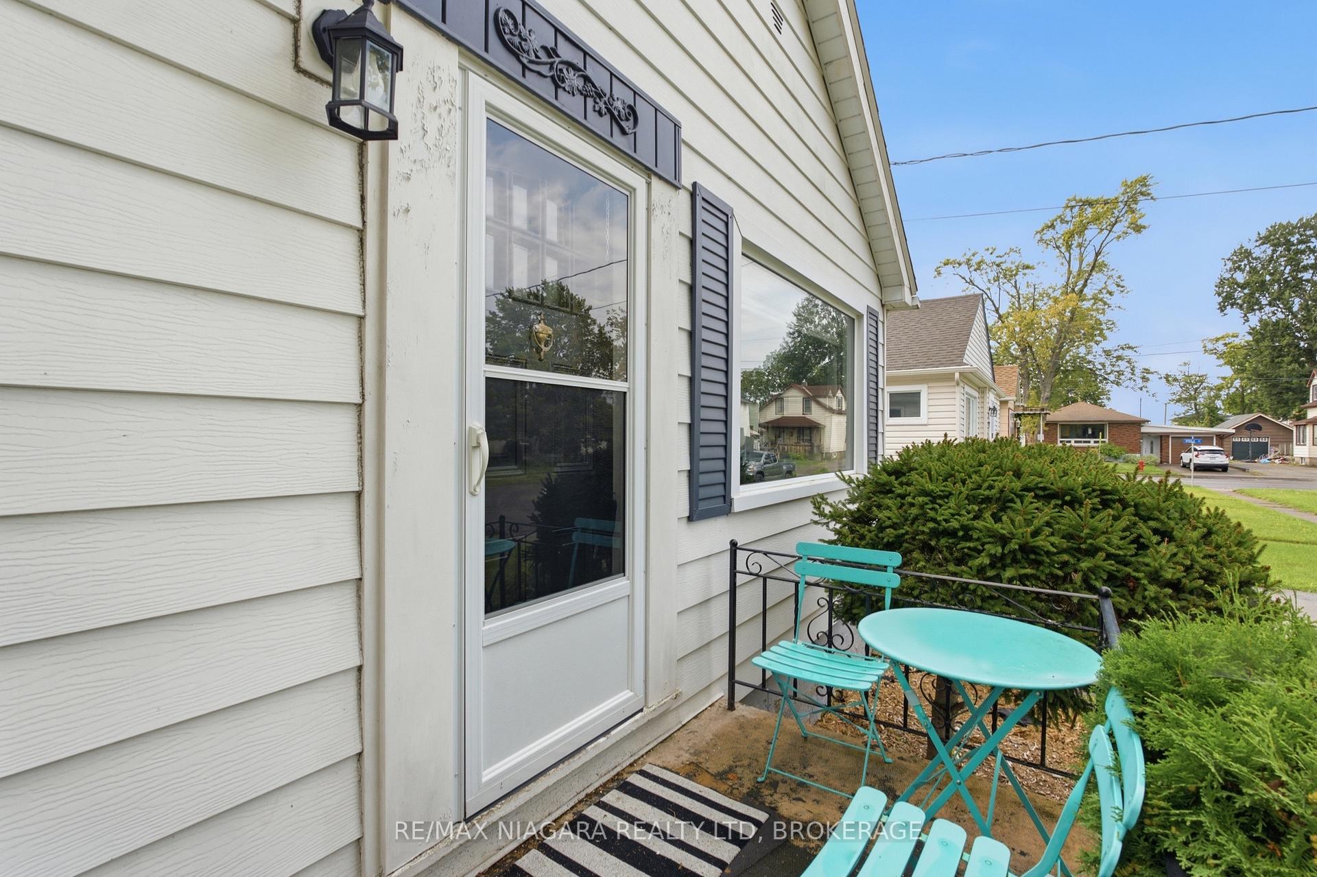 Photo 4 of 222 Neff Street, Port Colborne, Main Street — HOMEH
