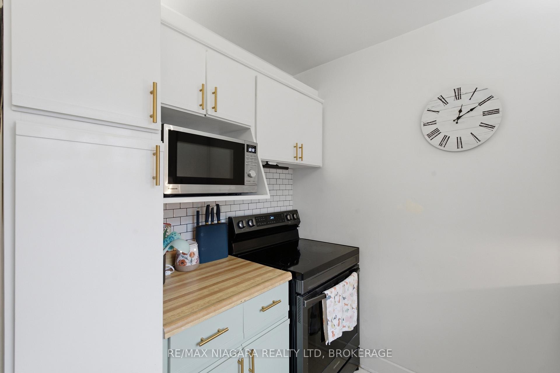 Photo 13 of 222 Neff Street, Port Colborne, Main Street — HOMEH