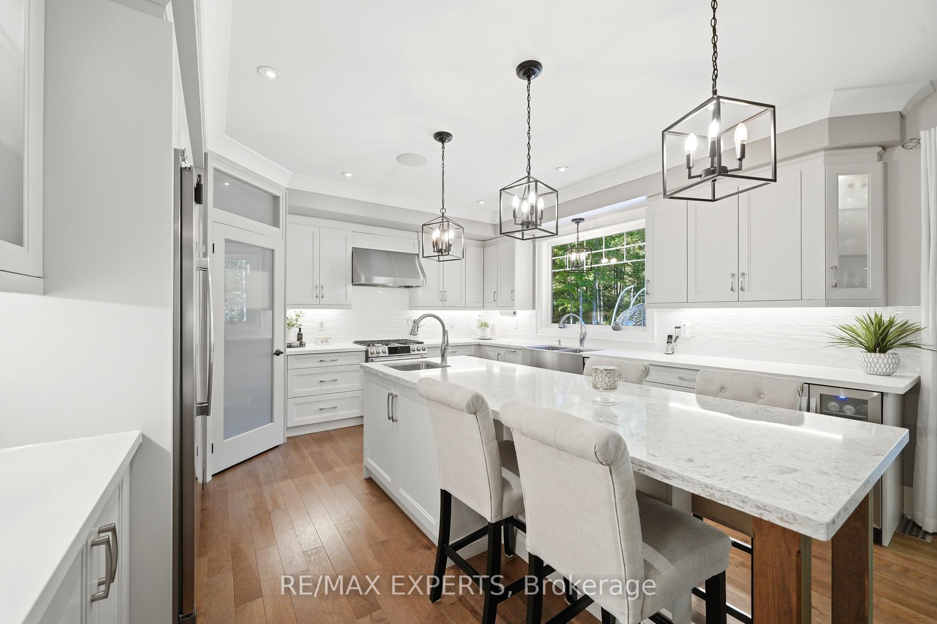 Photo 10 of 48 Marni Lane, Springwater, Phelpston — HOMEH