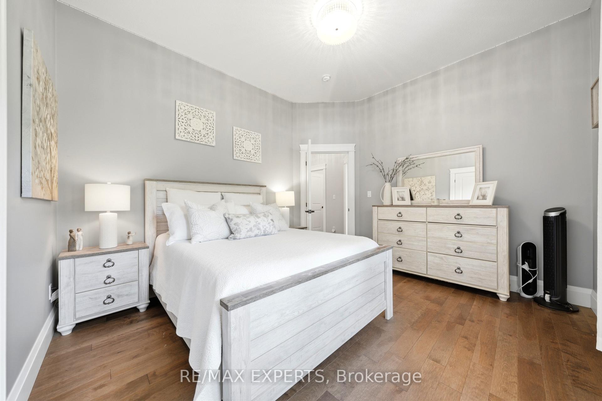 Photo 23 of 48 Marni Lane, Springwater, Phelpston — HOMEH