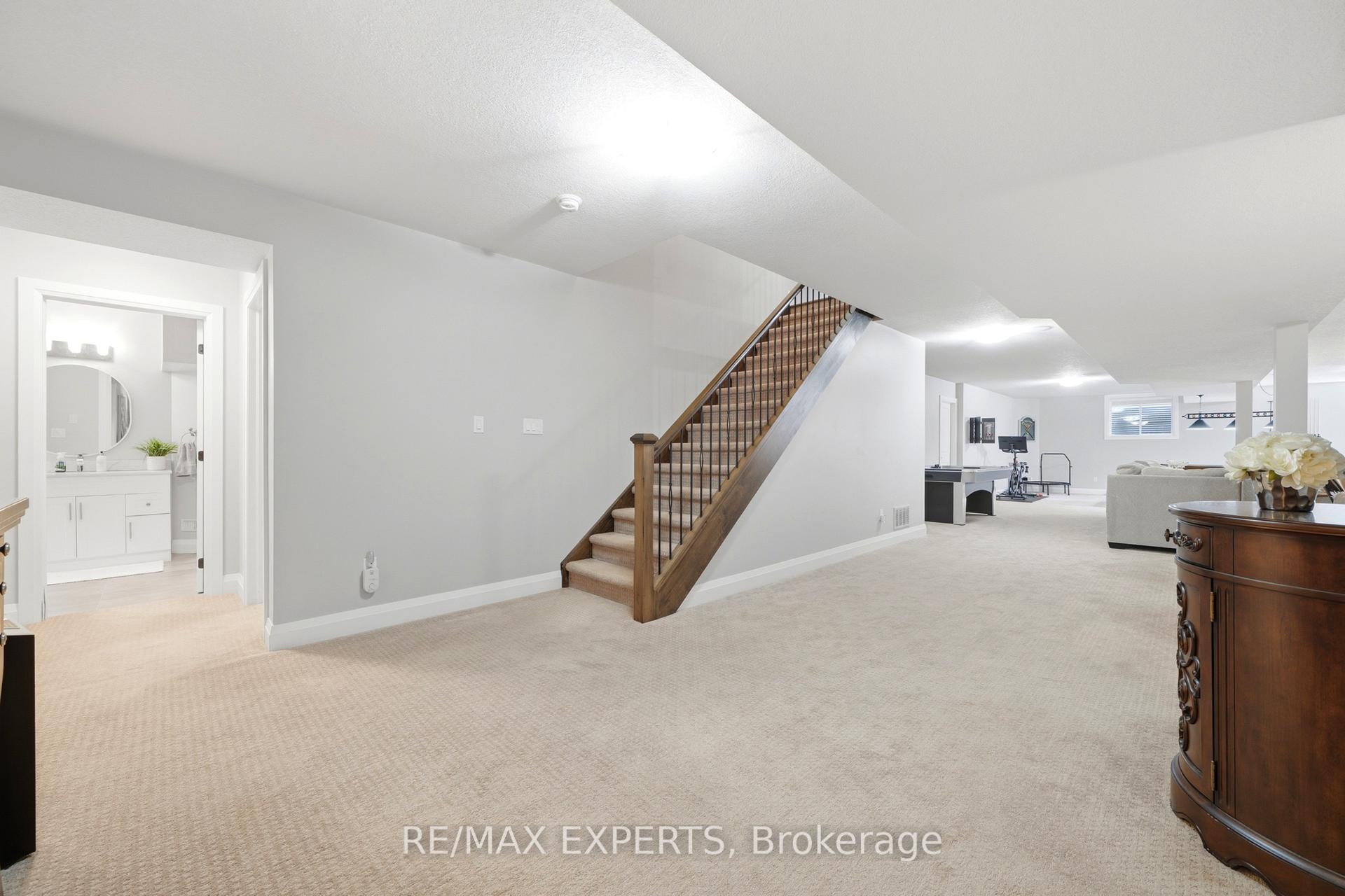 Photo 25 of 48 Marni Lane, Springwater, Phelpston — HOMEH