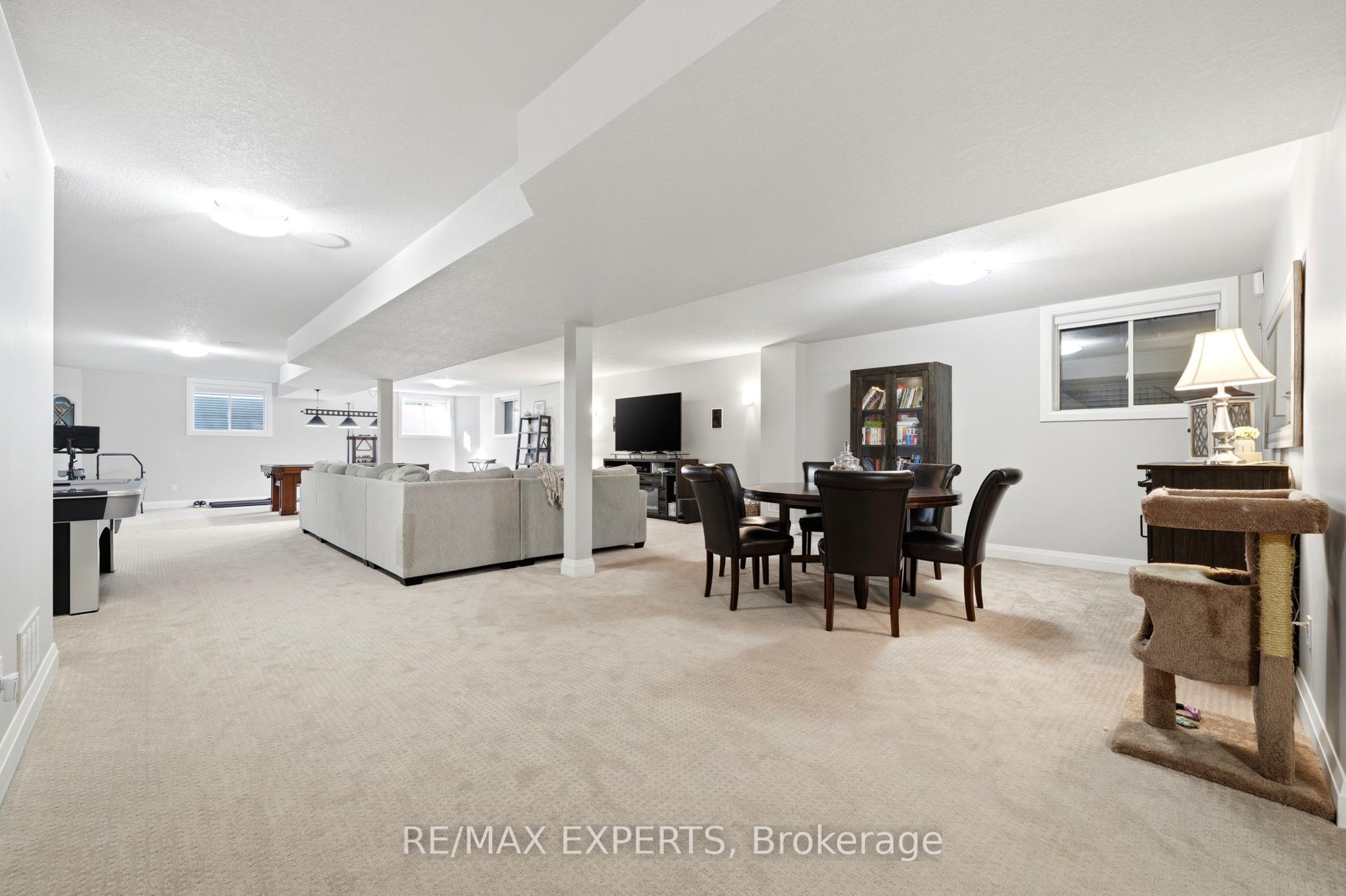 Photo 26 of 48 Marni Lane, Springwater, Phelpston — HOMEH