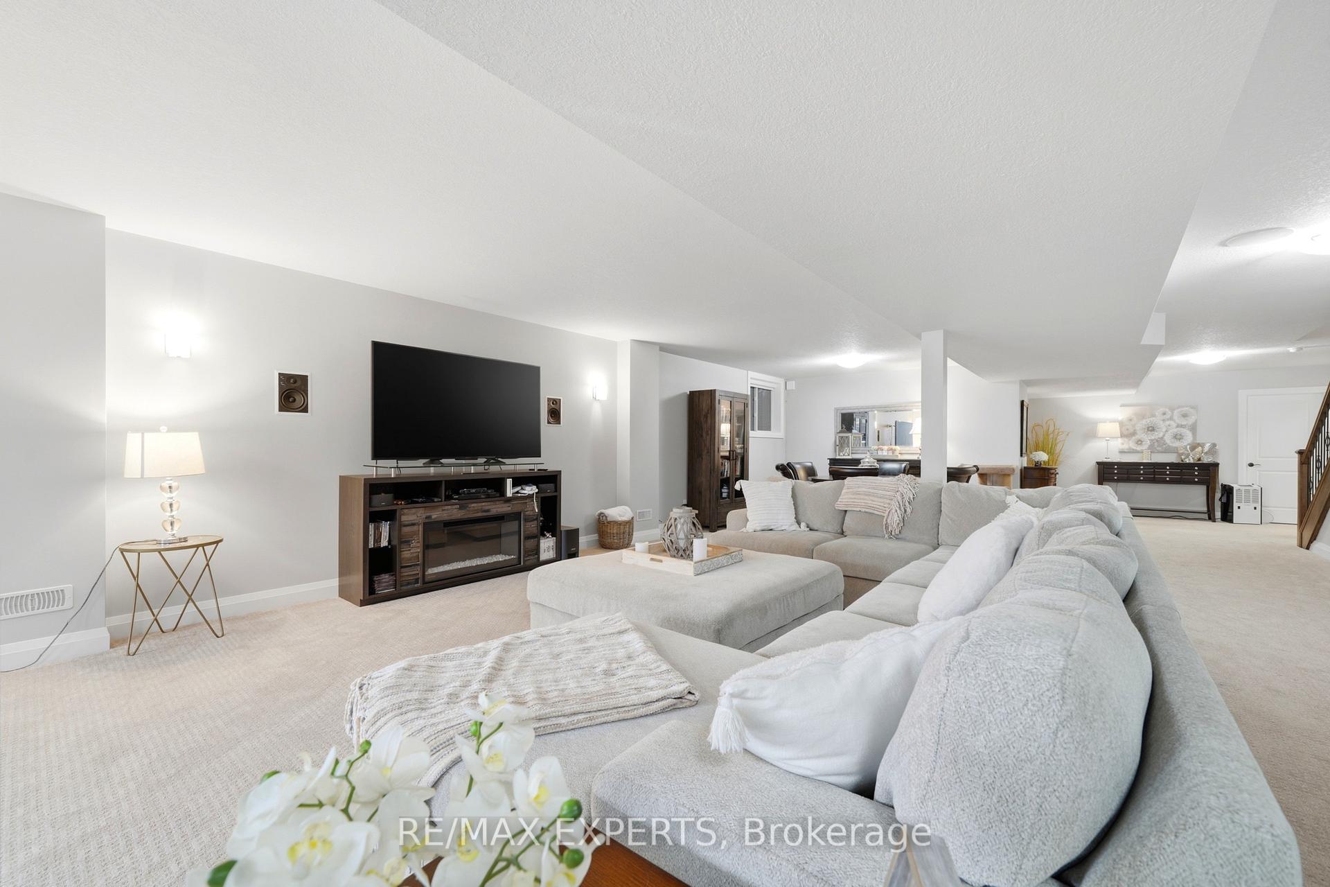 Photo 32 of 48 Marni Lane, Springwater, Phelpston — HOMEH