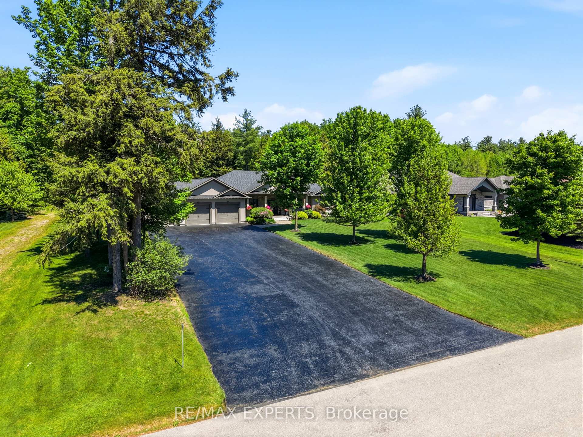 Photo 40 of 48 Marni Lane, Springwater, Phelpston — HOMEH