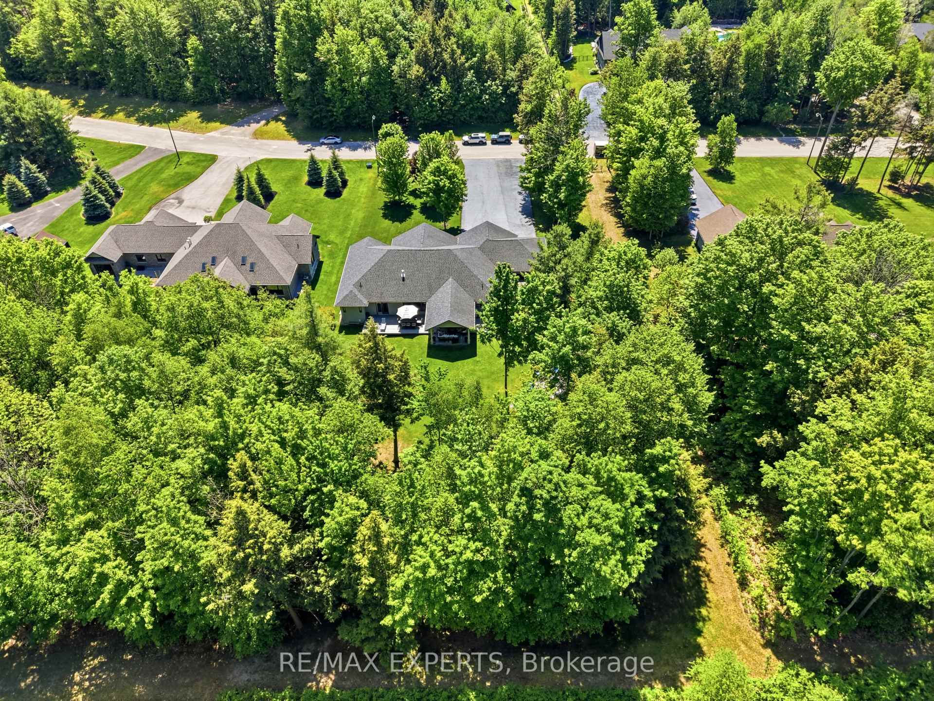 Photo 44 of 48 Marni Lane, Springwater, Phelpston — HOMEH