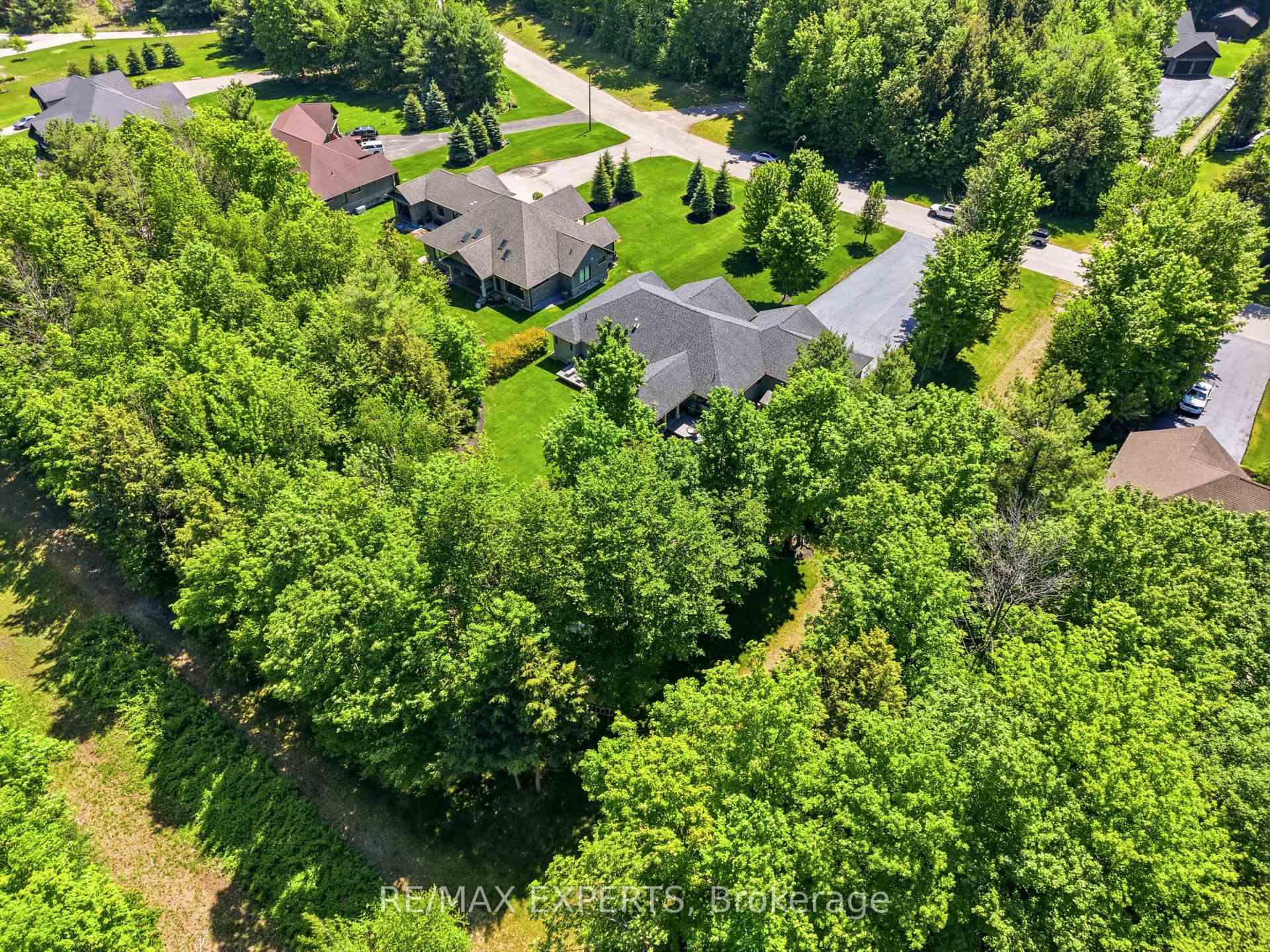 Photo 45 of 48 Marni Lane, Springwater, Phelpston — HOMEH
