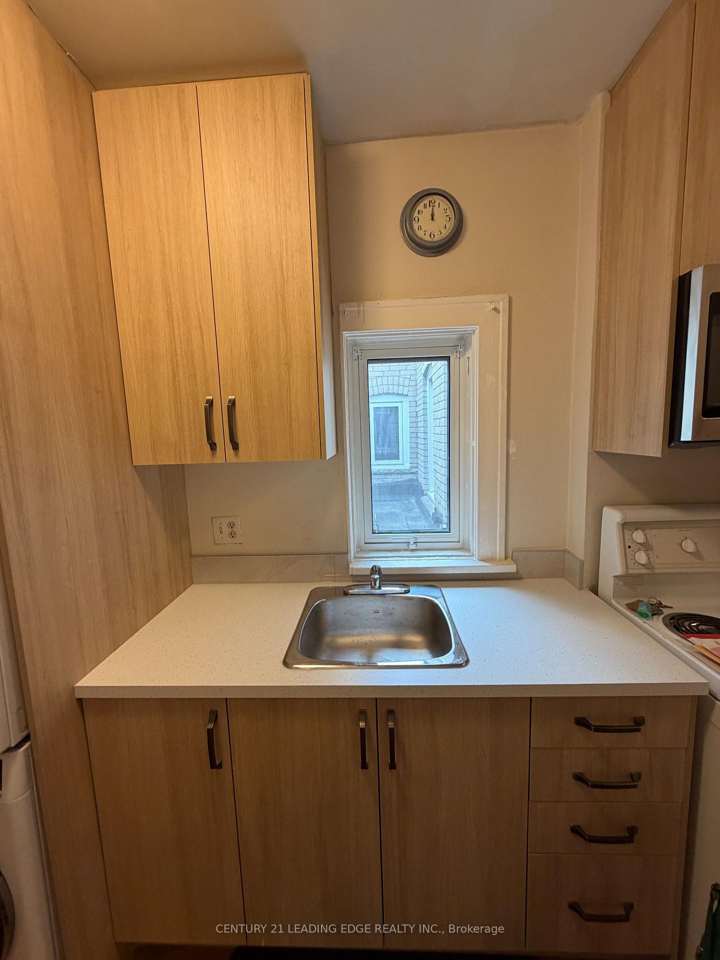 Photo 11 of 559A Mt Pleasant Road, Toronto, Mount Pleasant East — HOMEH