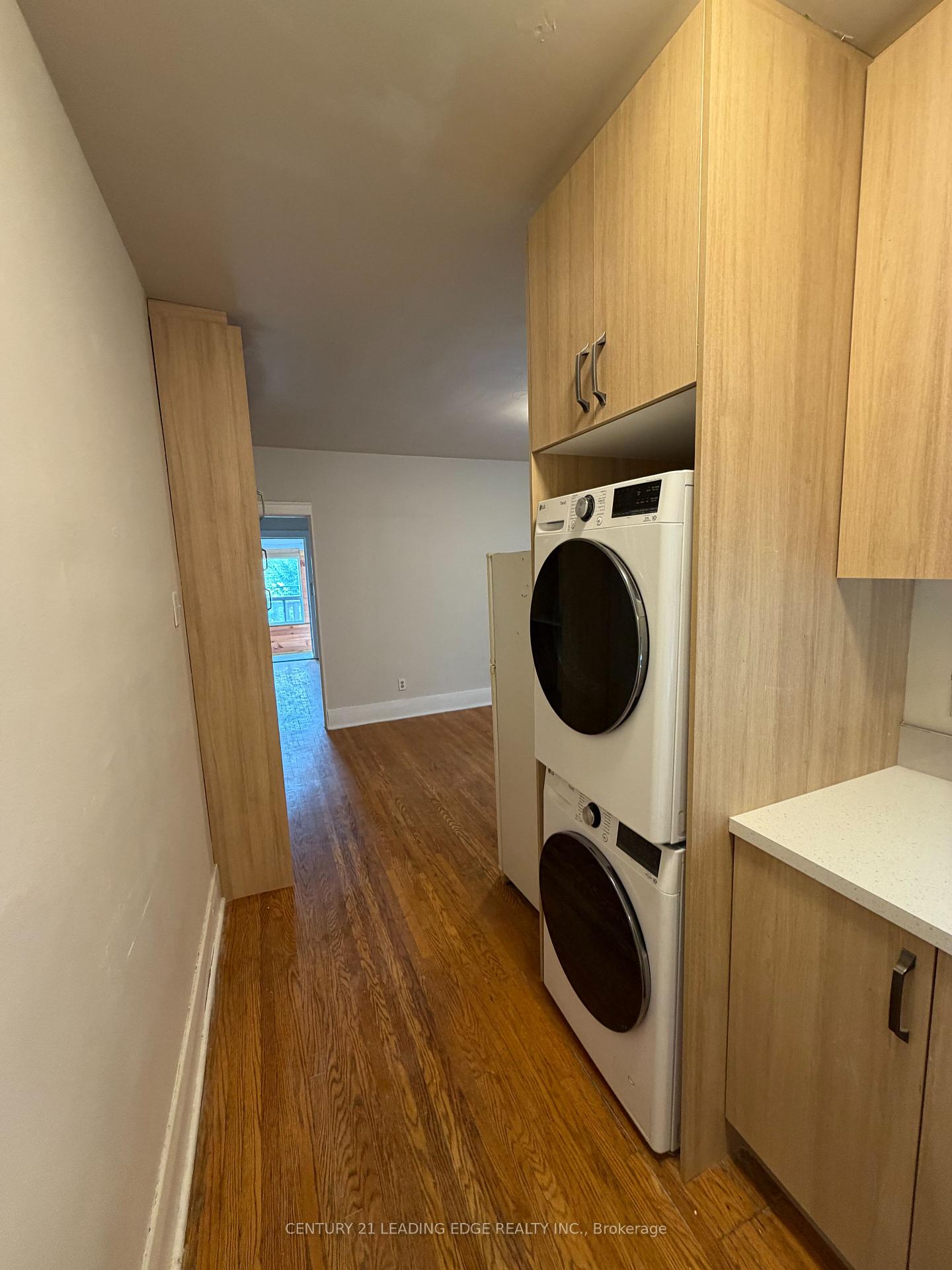 Photo 14 of 559A Mt Pleasant Road, Toronto, Mount Pleasant East — HOMEH