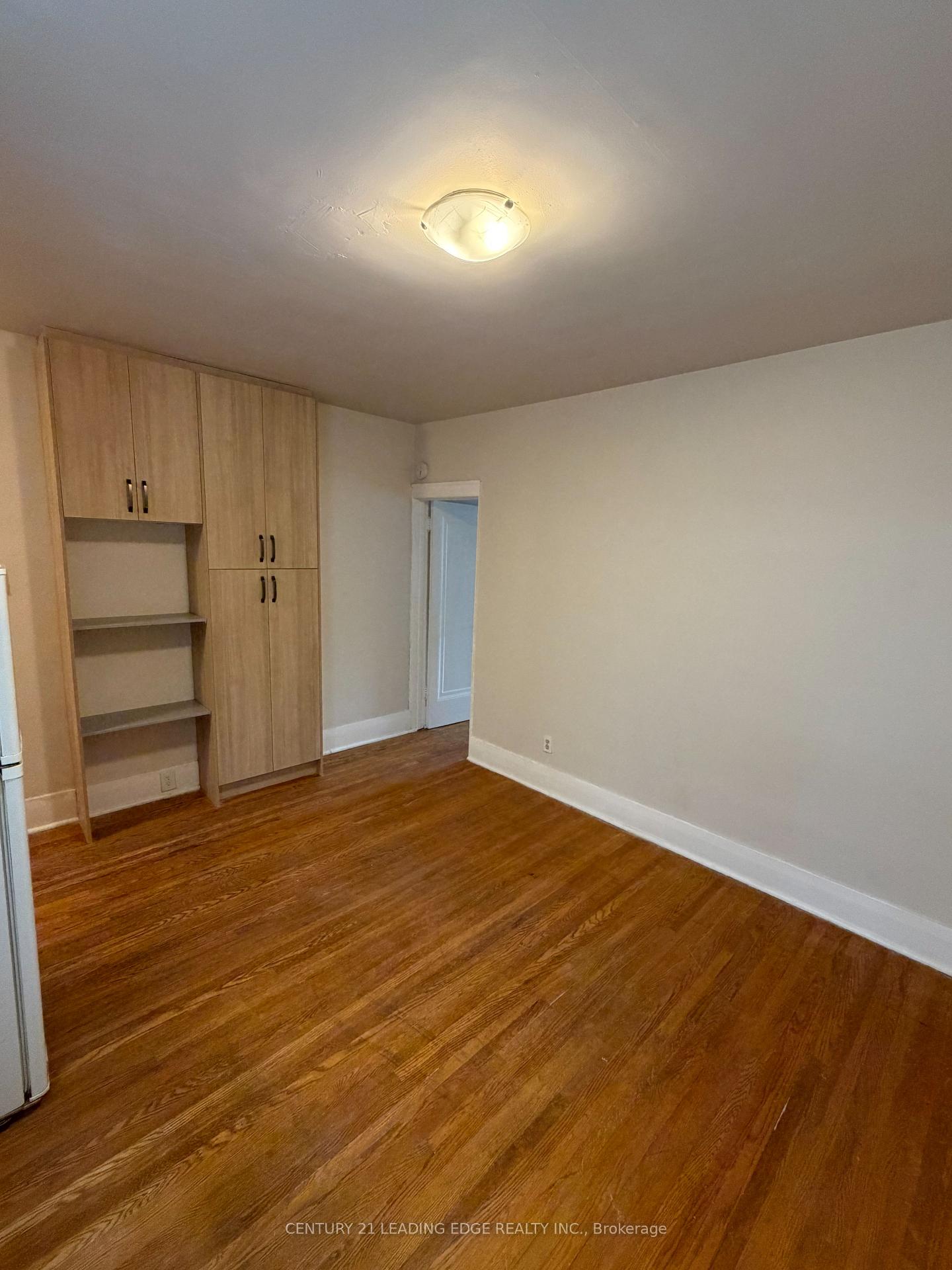 Photo 16 of 559A Mt Pleasant Road, Toronto, Mount Pleasant East — HOMEH