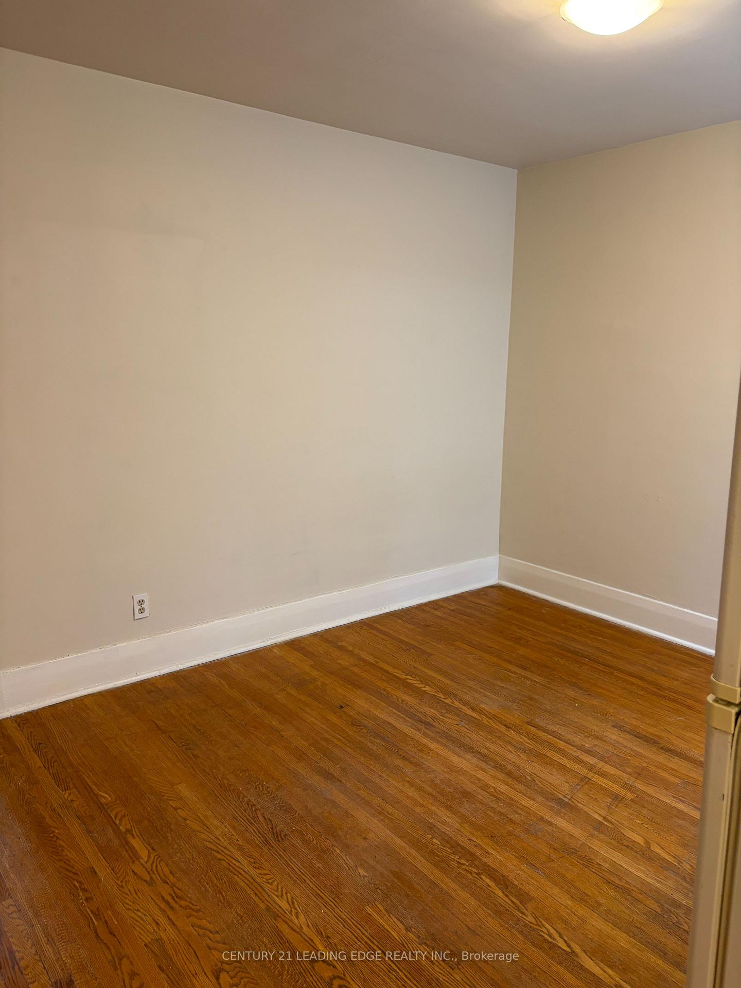 Photo 21 of 559A Mt Pleasant Road, Toronto, Mount Pleasant East — HOMEH