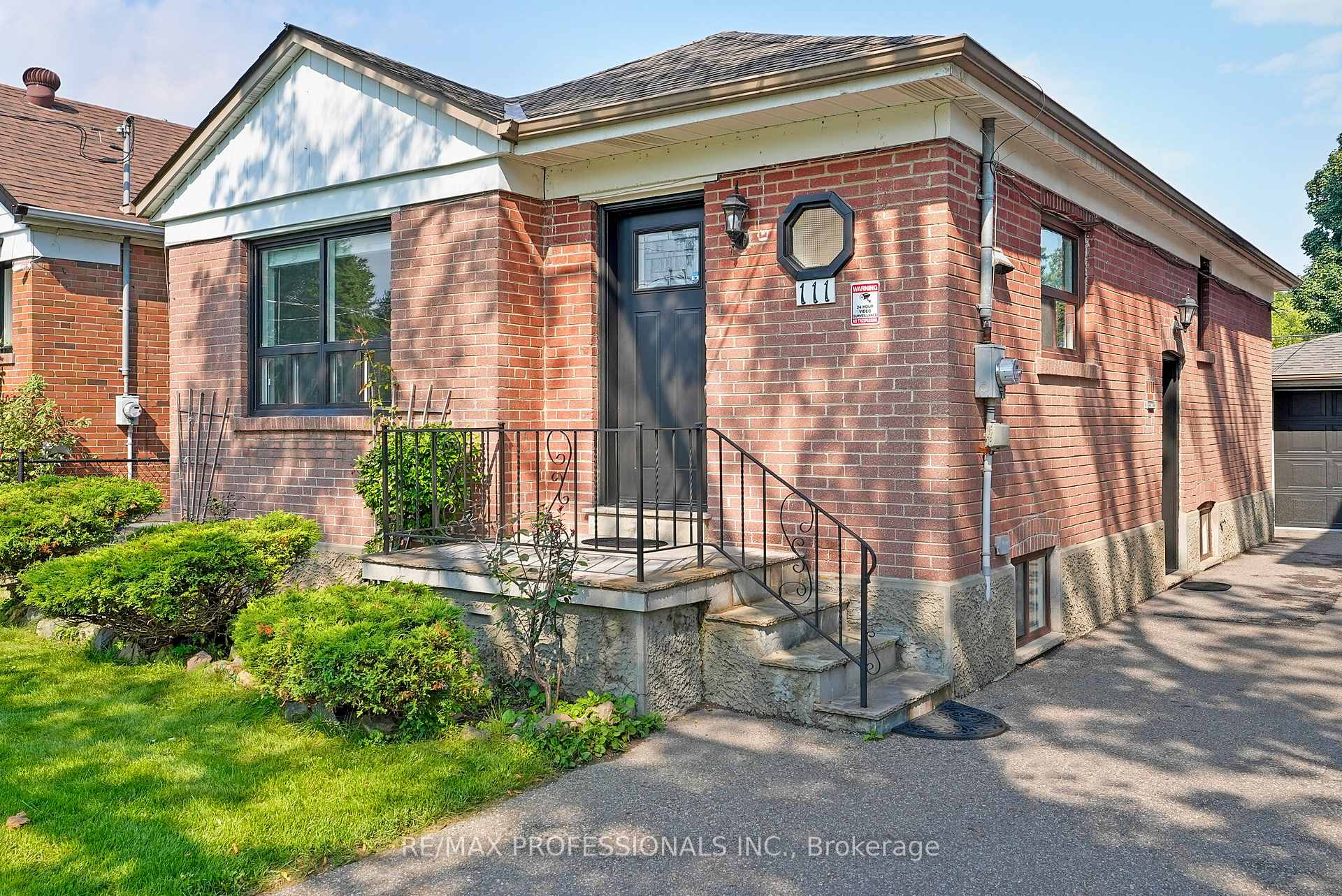 Photo 3 of 111 Wesley Street, Etobicoke, Stonegate-Queensway — HOMEH