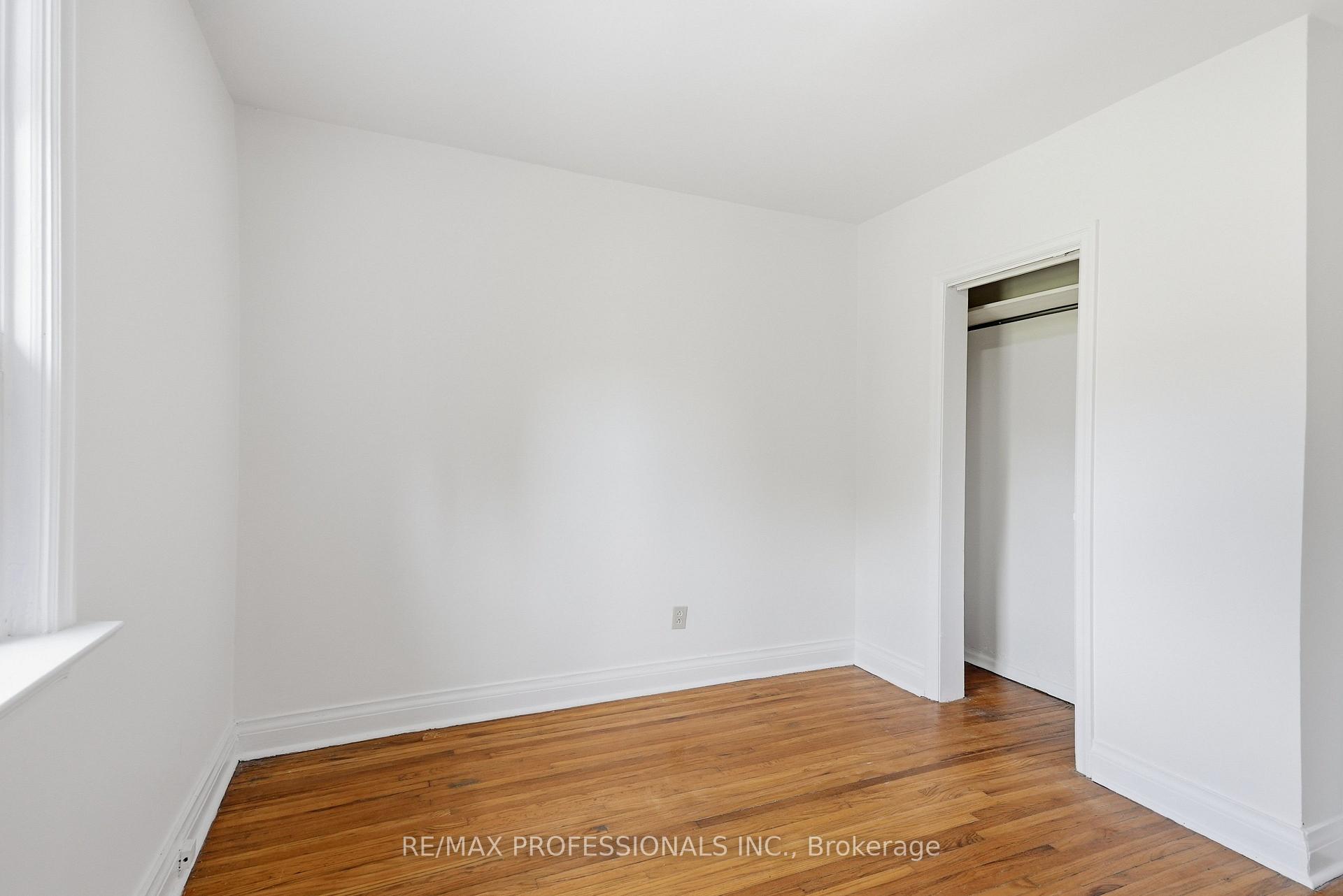Photo 27 of 111 Wesley Street, Etobicoke, Stonegate-Queensway — HOMEH