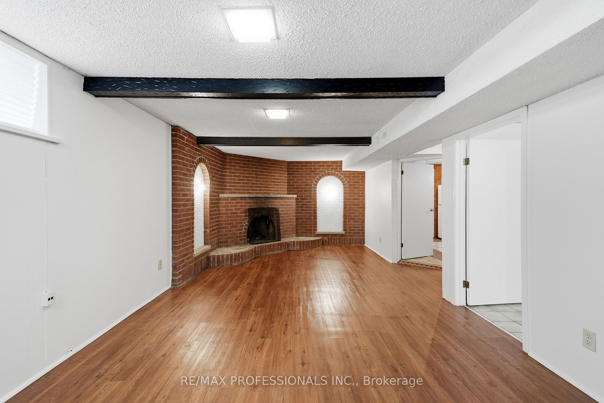 Photo 32 of 111 Wesley Street, Etobicoke, Stonegate-Queensway — HOMEH