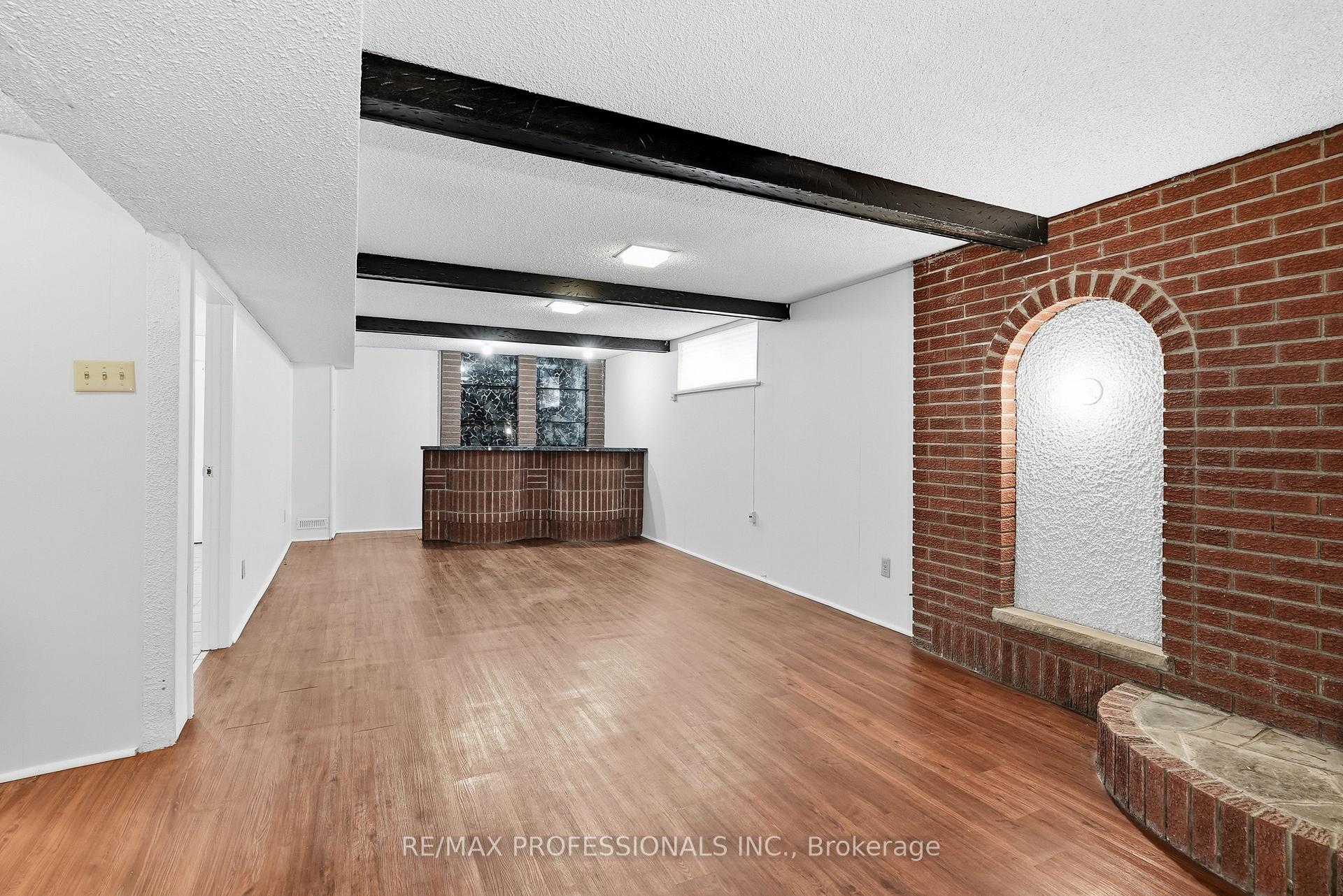 Photo 33 of 111 Wesley Street, Etobicoke, Stonegate-Queensway — HOMEH