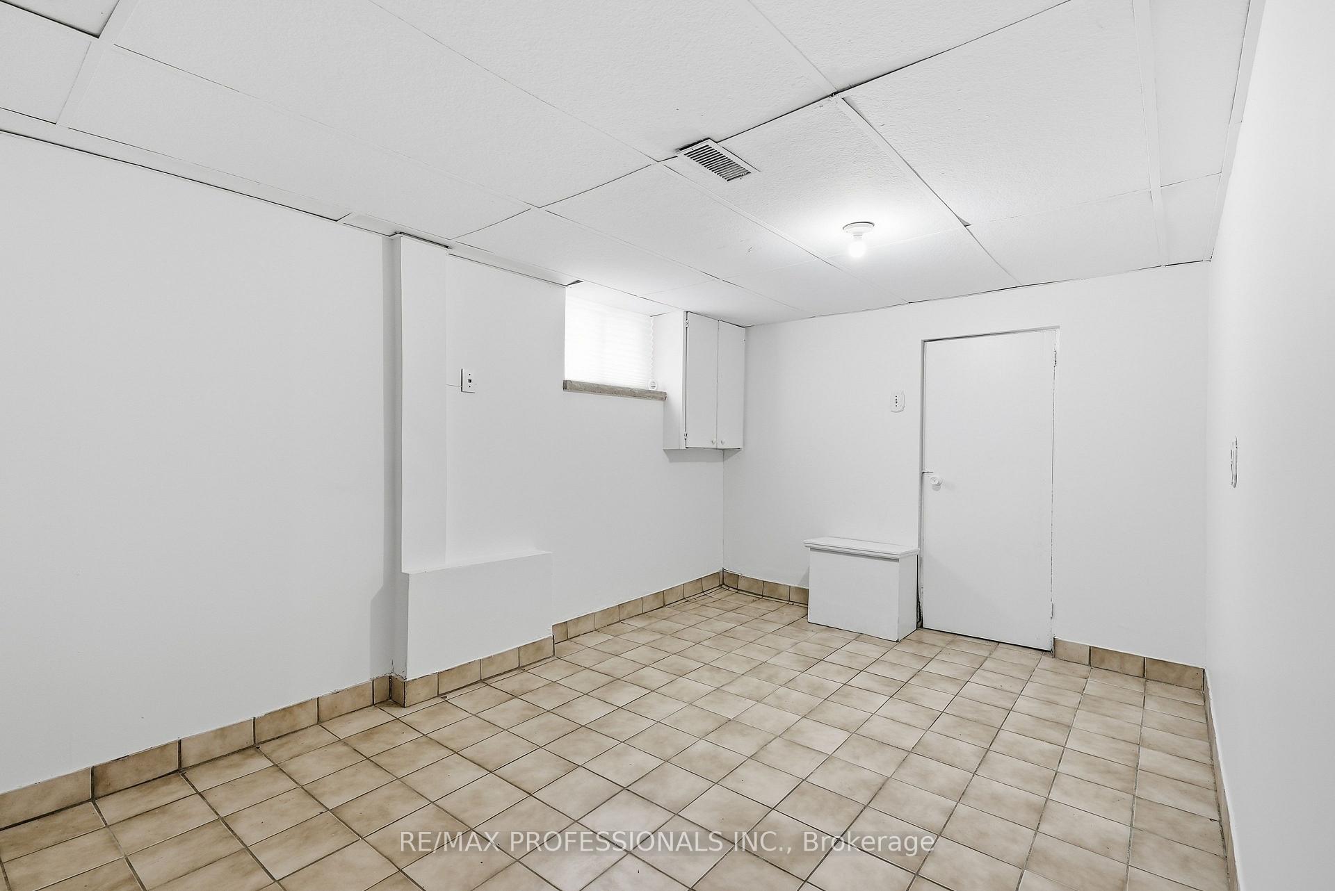 Photo 37 of 111 Wesley Street, Etobicoke, Stonegate-Queensway — HOMEH