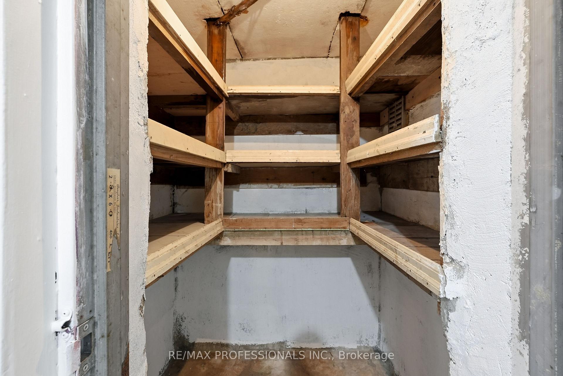 Photo 39 of 111 Wesley Street, Etobicoke, Stonegate-Queensway — HOMEH