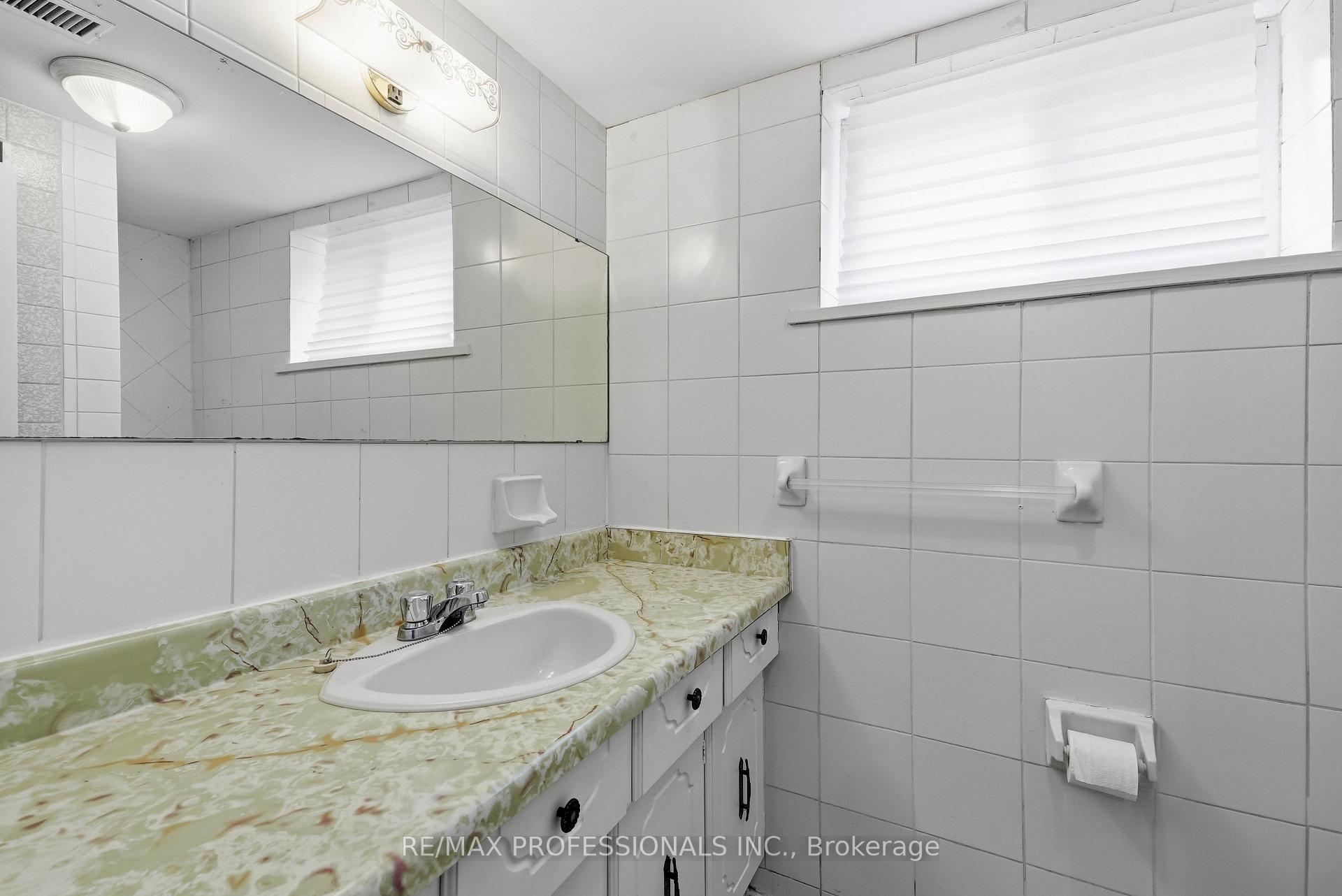 Photo 42 of 111 Wesley Street, Etobicoke, Stonegate-Queensway — HOMEH