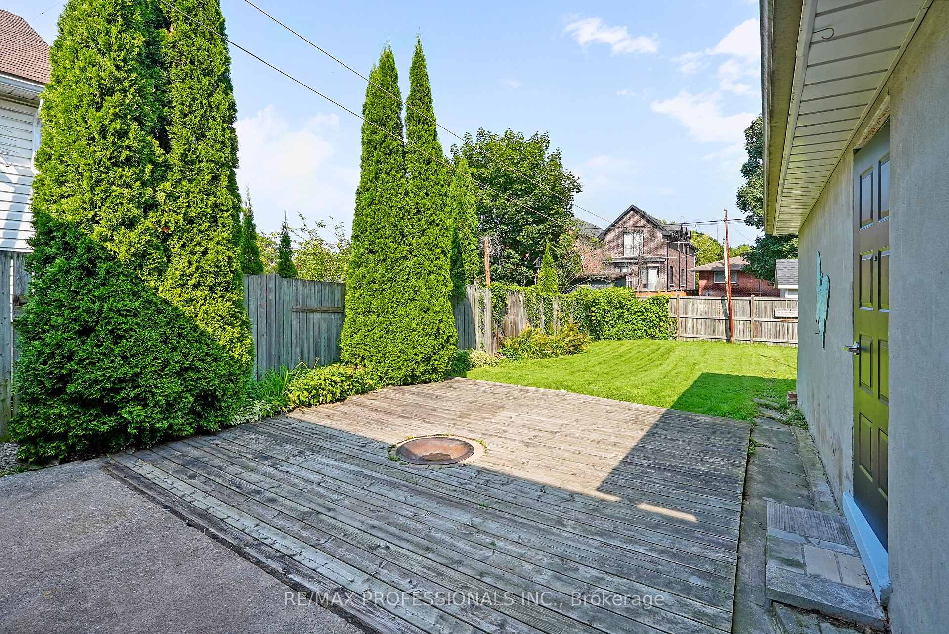 Photo 46 of 111 Wesley Street, Etobicoke, Stonegate-Queensway — HOMEH