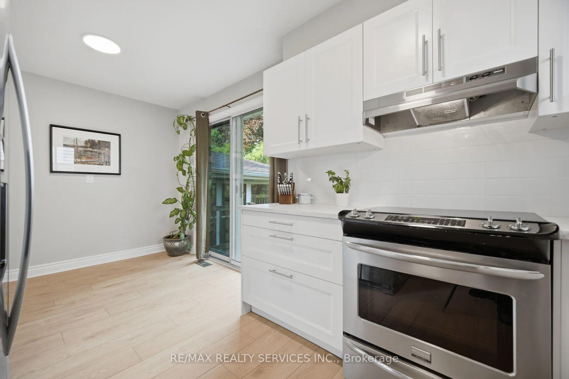 Photo 14 of 43 Melville Crescent, Brampton, Brampton East — HOMEH