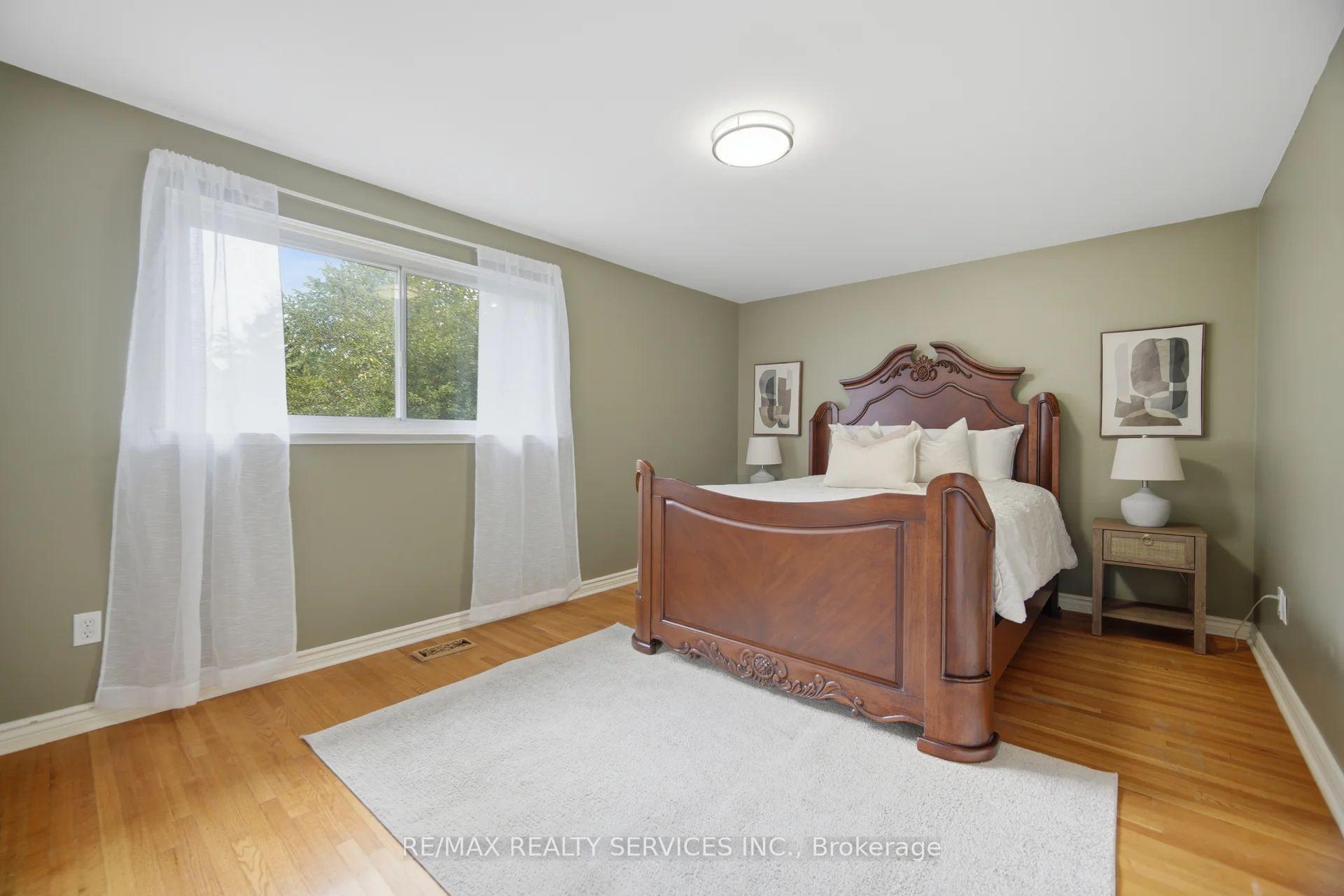Photo 16 of 43 Melville Crescent, Brampton, Brampton East — HOMEH