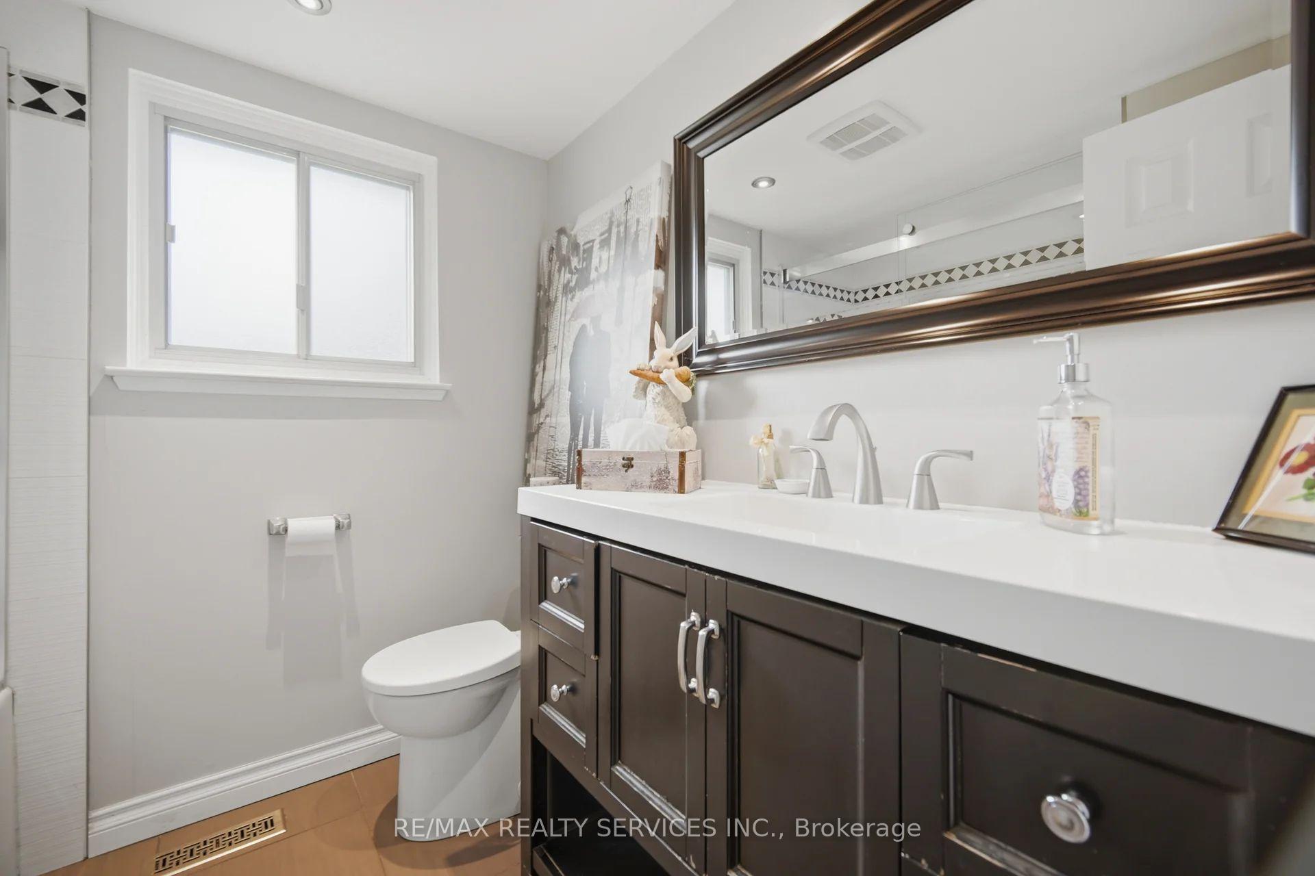 Photo 22 of 43 Melville Crescent, Brampton, Brampton East — HOMEH