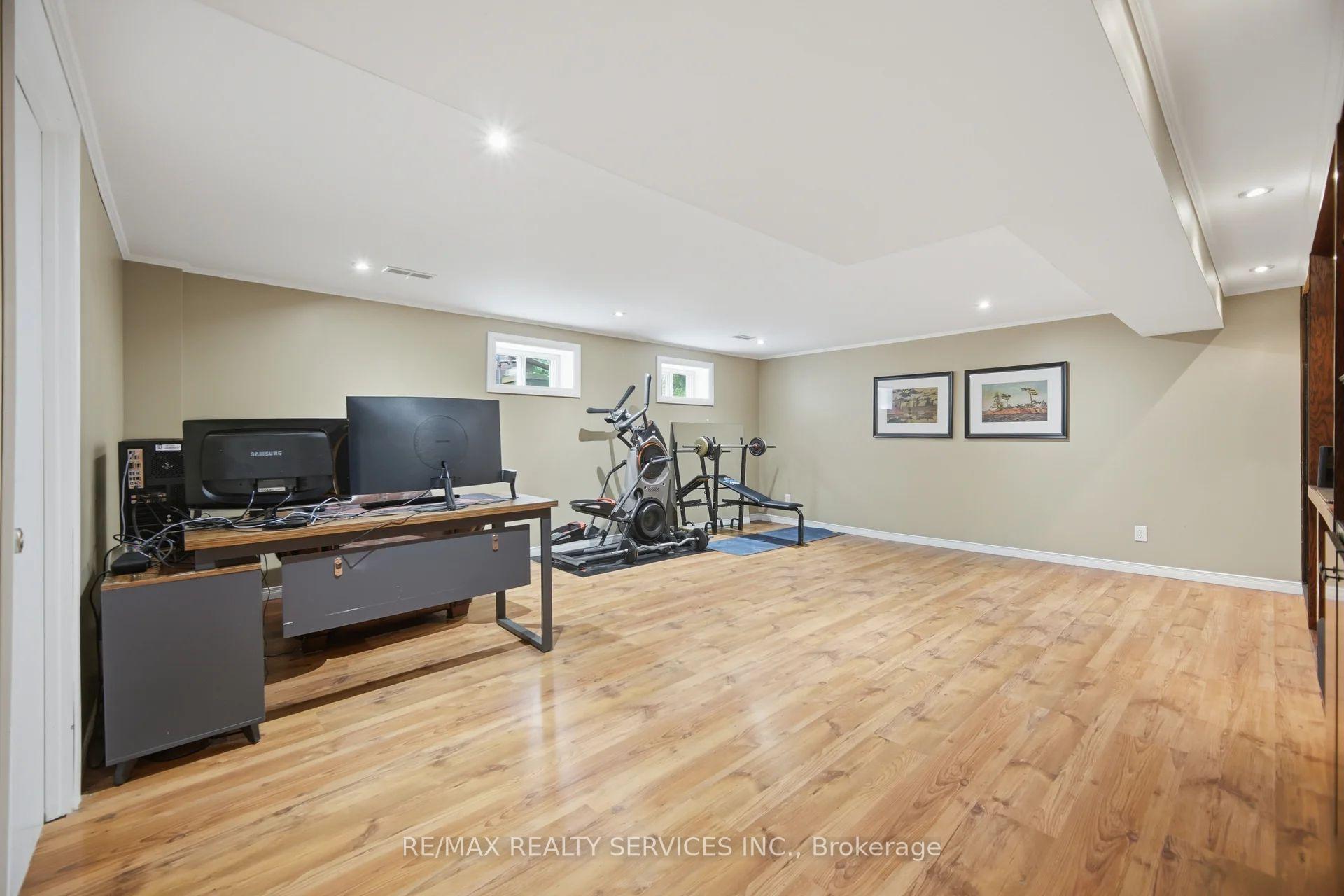 Photo 32 of 43 Melville Crescent, Brampton, Brampton East — HOMEH