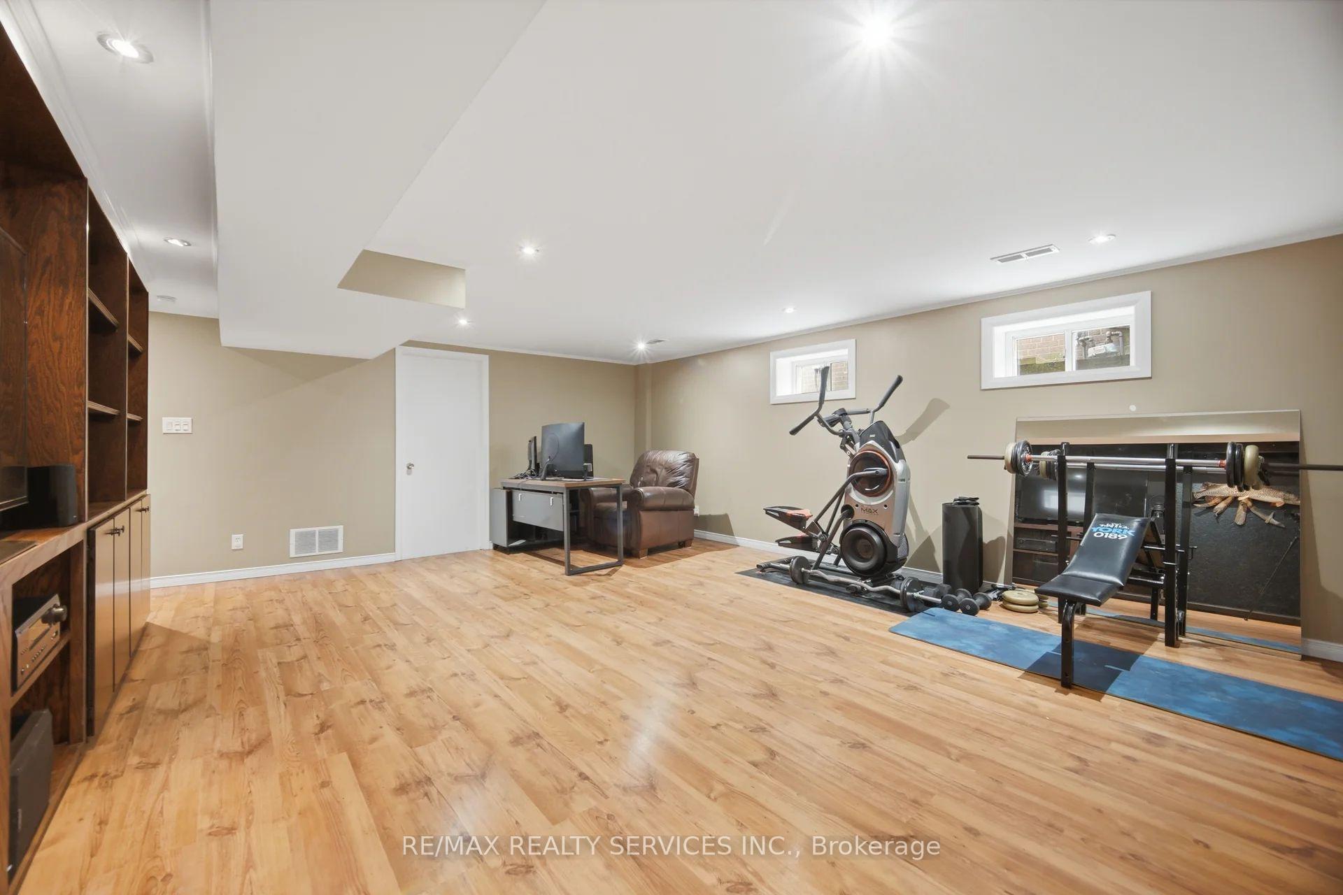 Photo 33 of 43 Melville Crescent, Brampton, Brampton East — HOMEH
