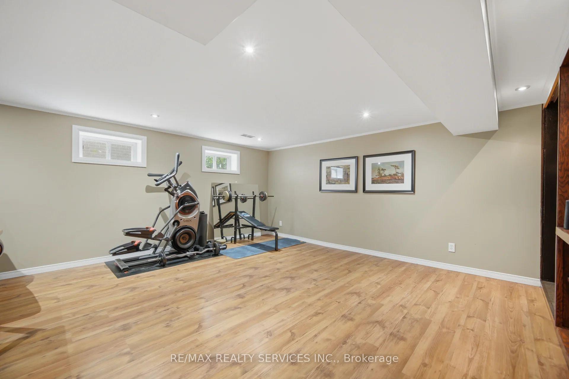 Photo 34 of 43 Melville Crescent, Brampton, Brampton East — HOMEH